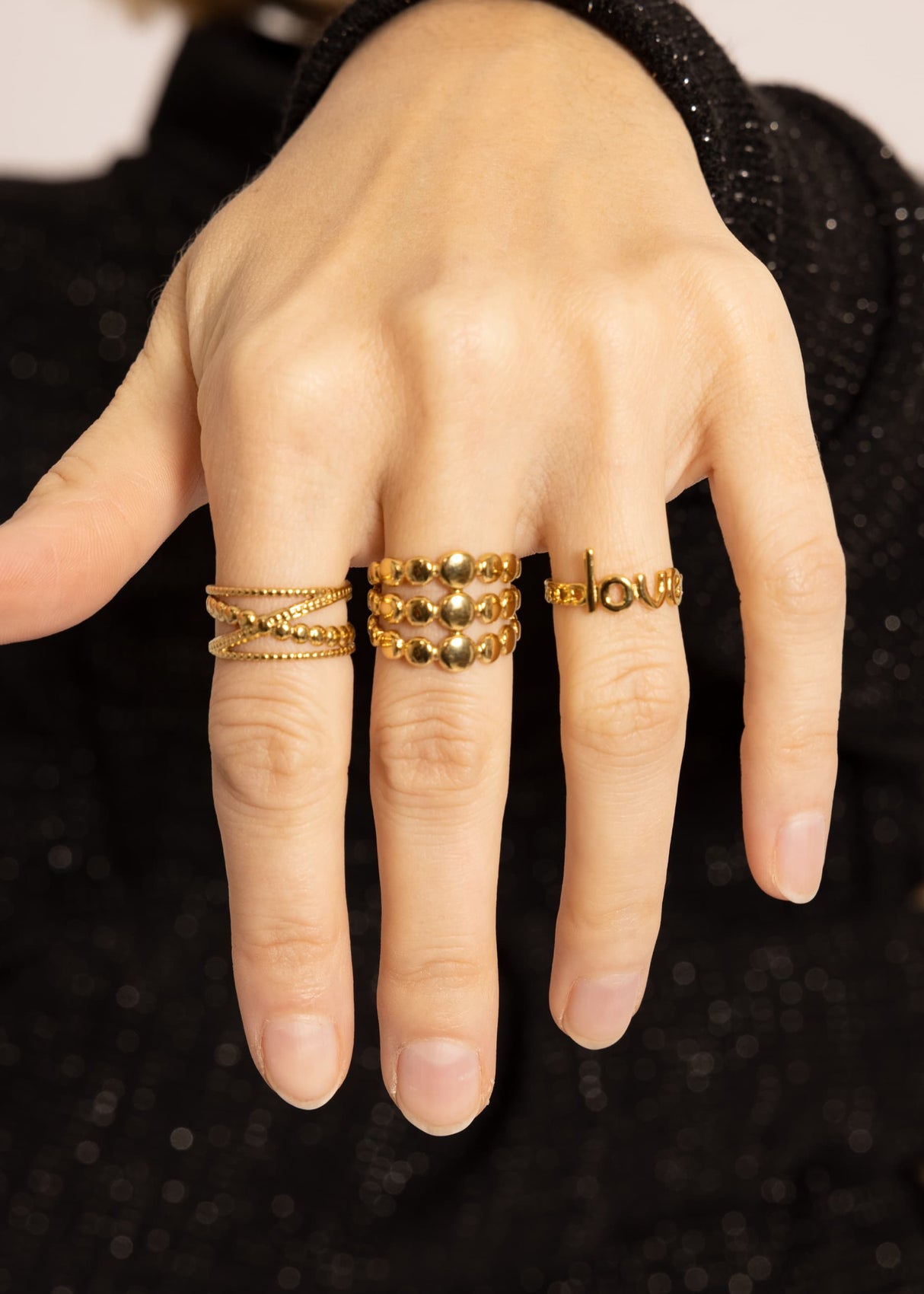 "Love" ring, gold