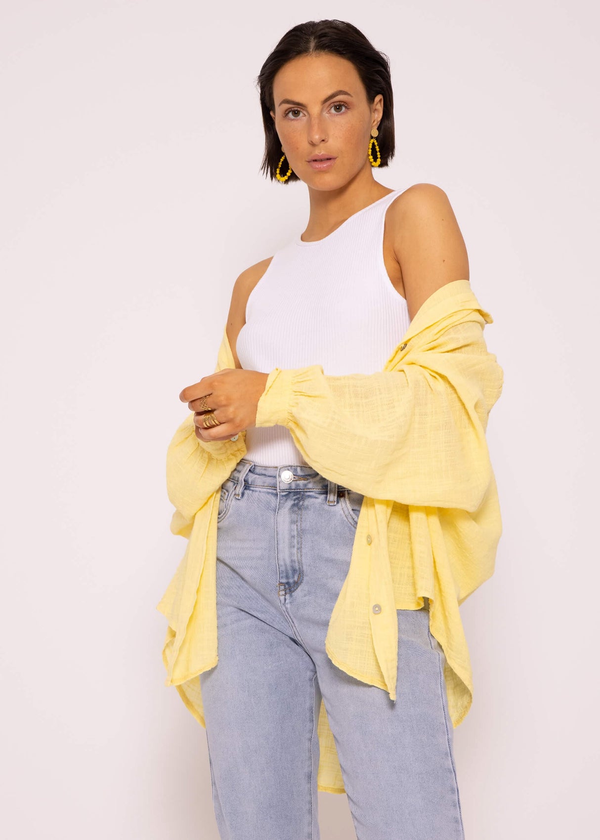 Oversize Bluse, kurz, mit Leinenstruktur, hellgelb
