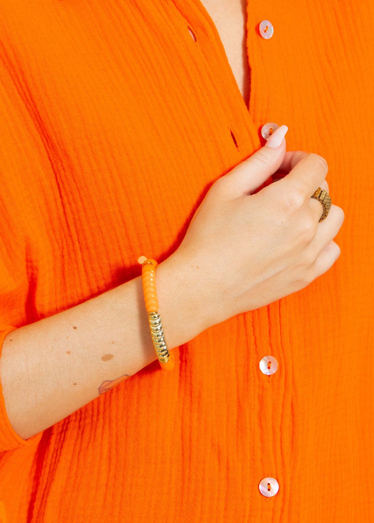 Bracelet with pearls - orange