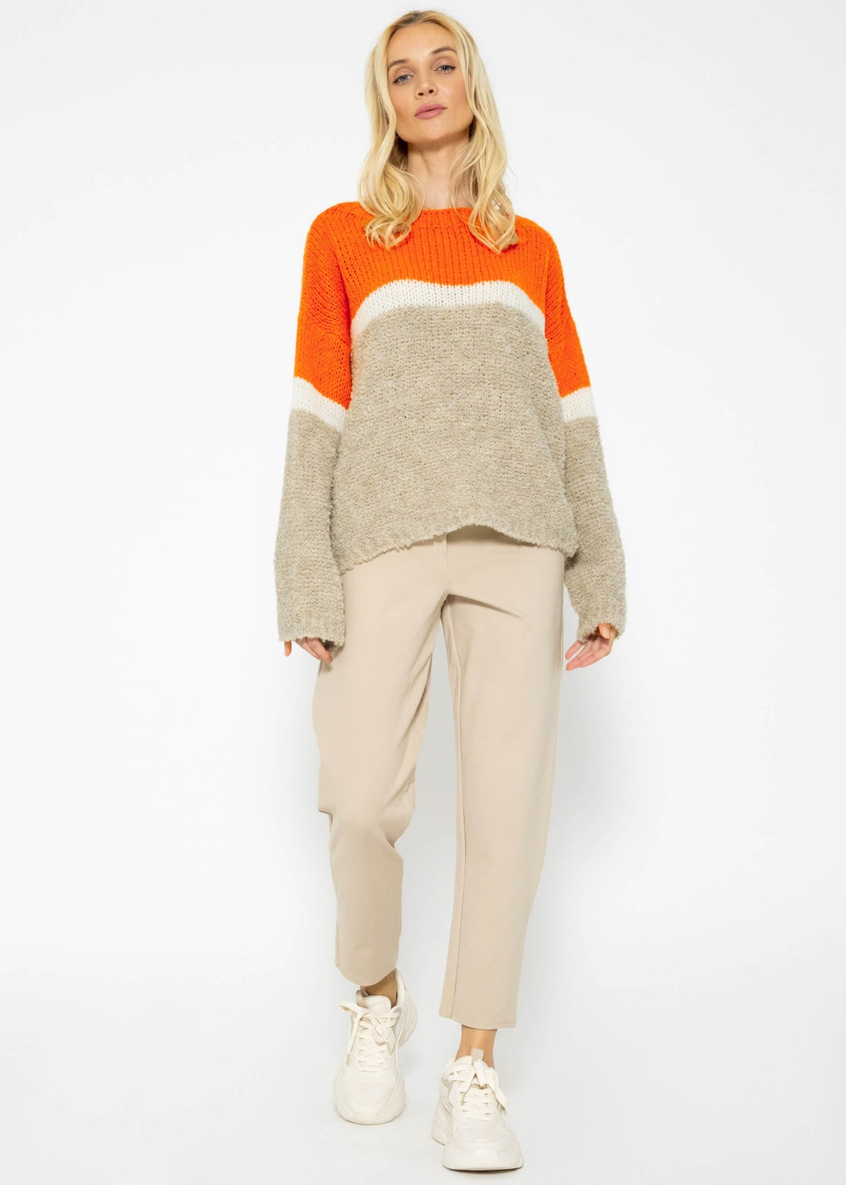 Flauschiger Pullover mit Streifendesign - orange-offwhite-beige