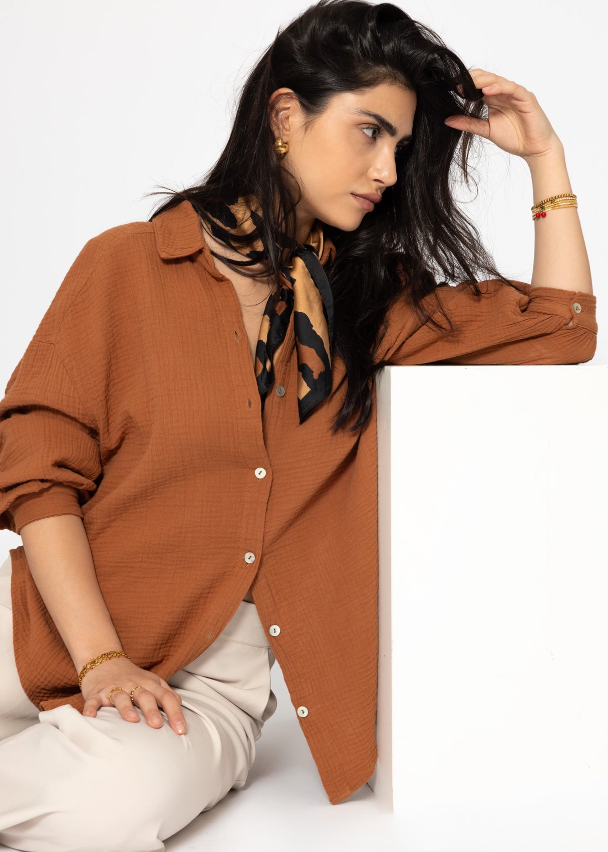 Musselin Bluse oversize, kurz, cognac