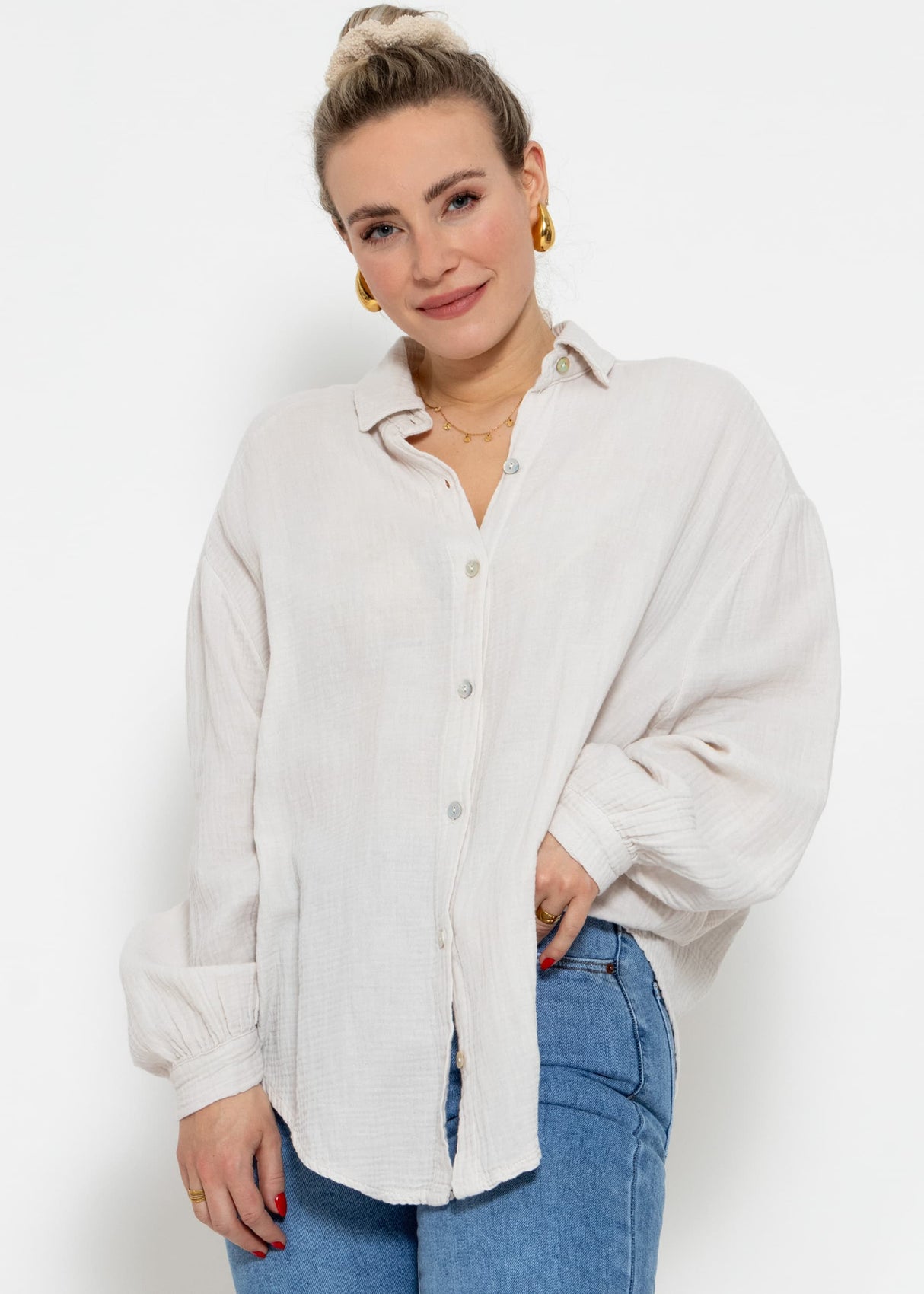 Muslin blouse oversize, short, light beige