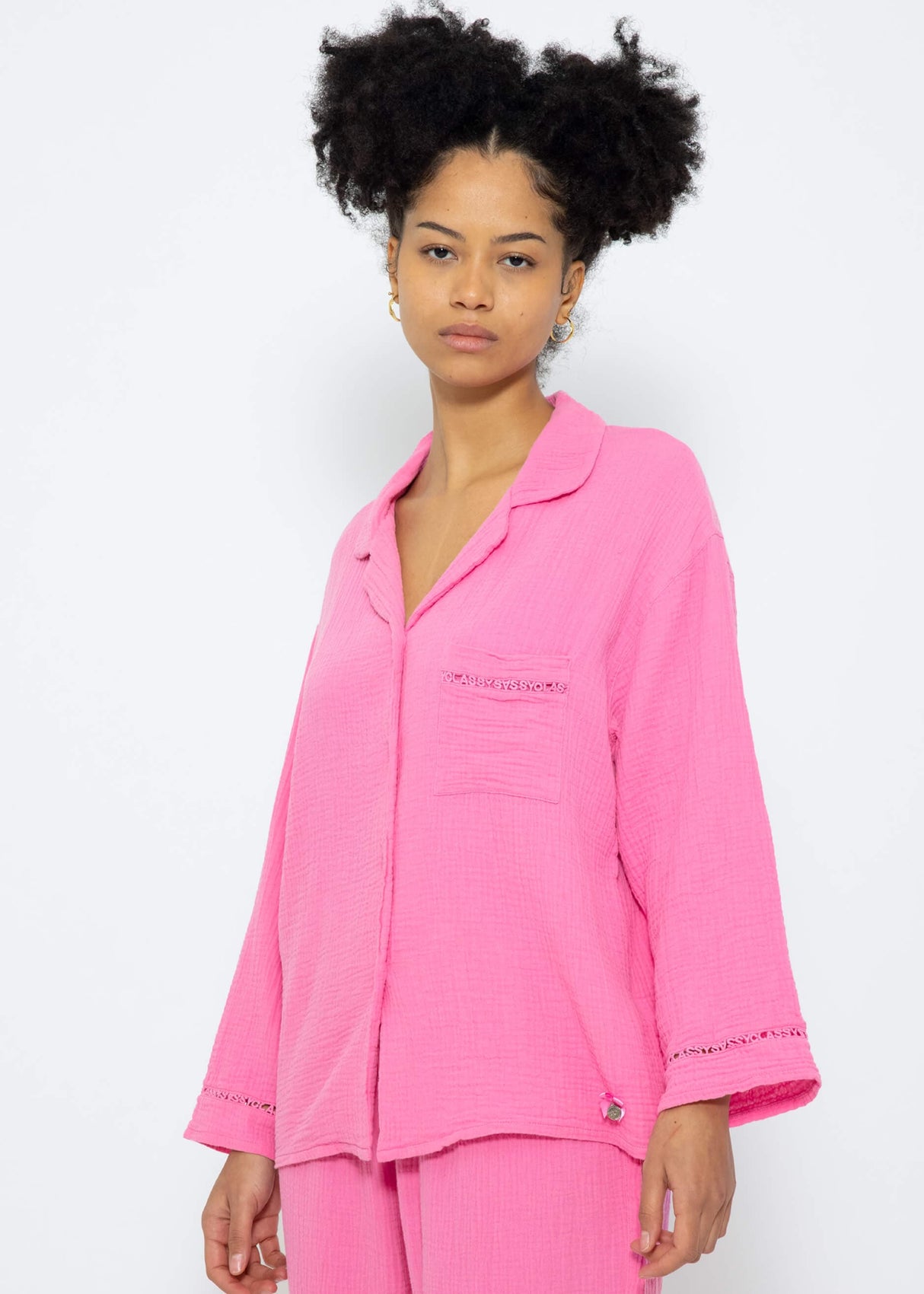 Musselin Pyjamabluse mit Spitzenborte - pink