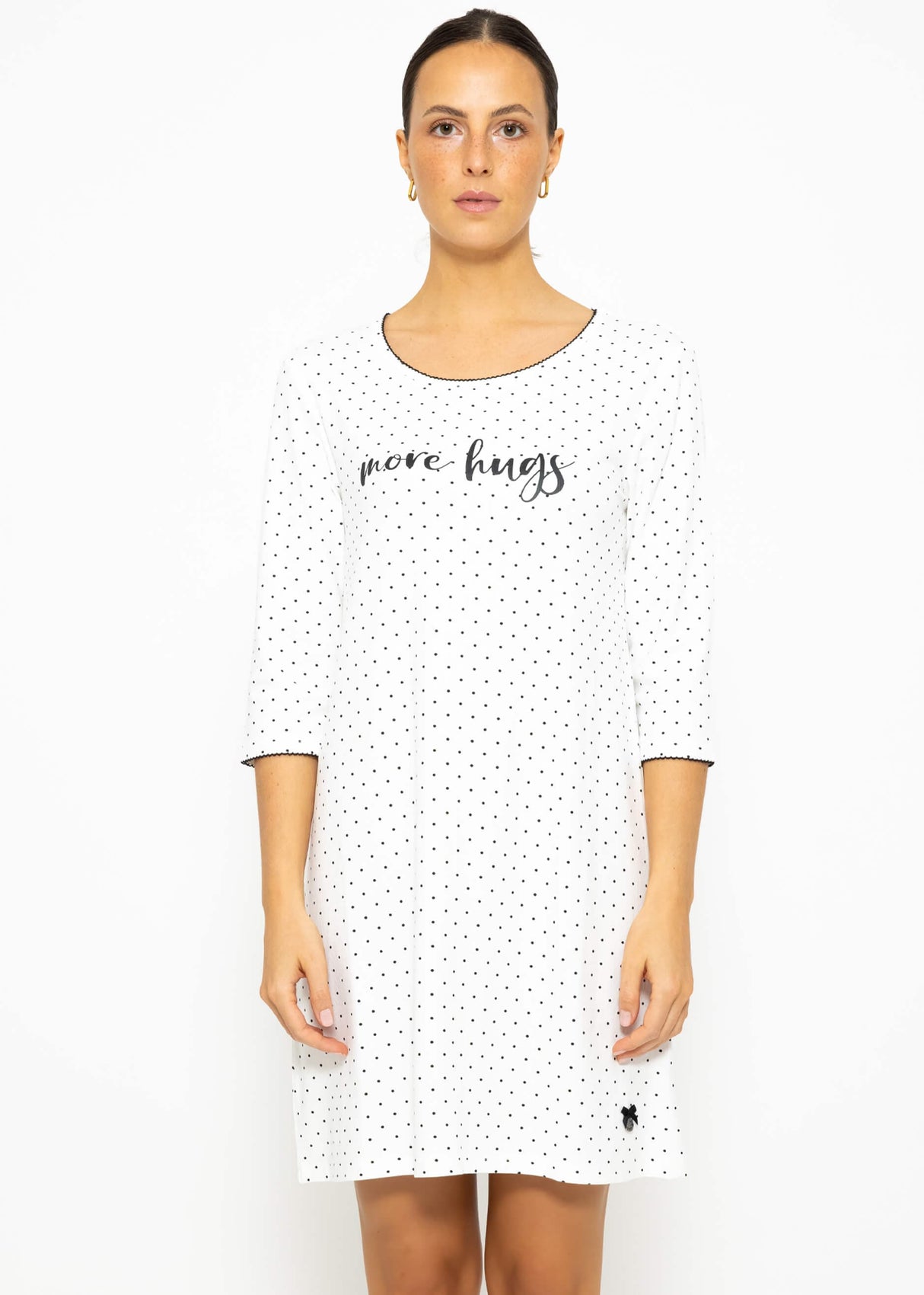 Nightdress with polka dots - white