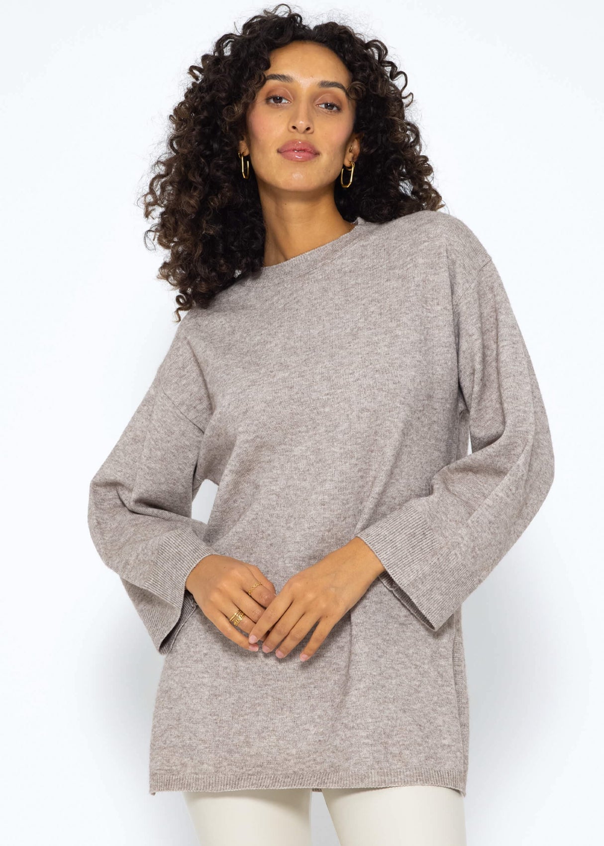 Oversized sweater with side slits - taupe