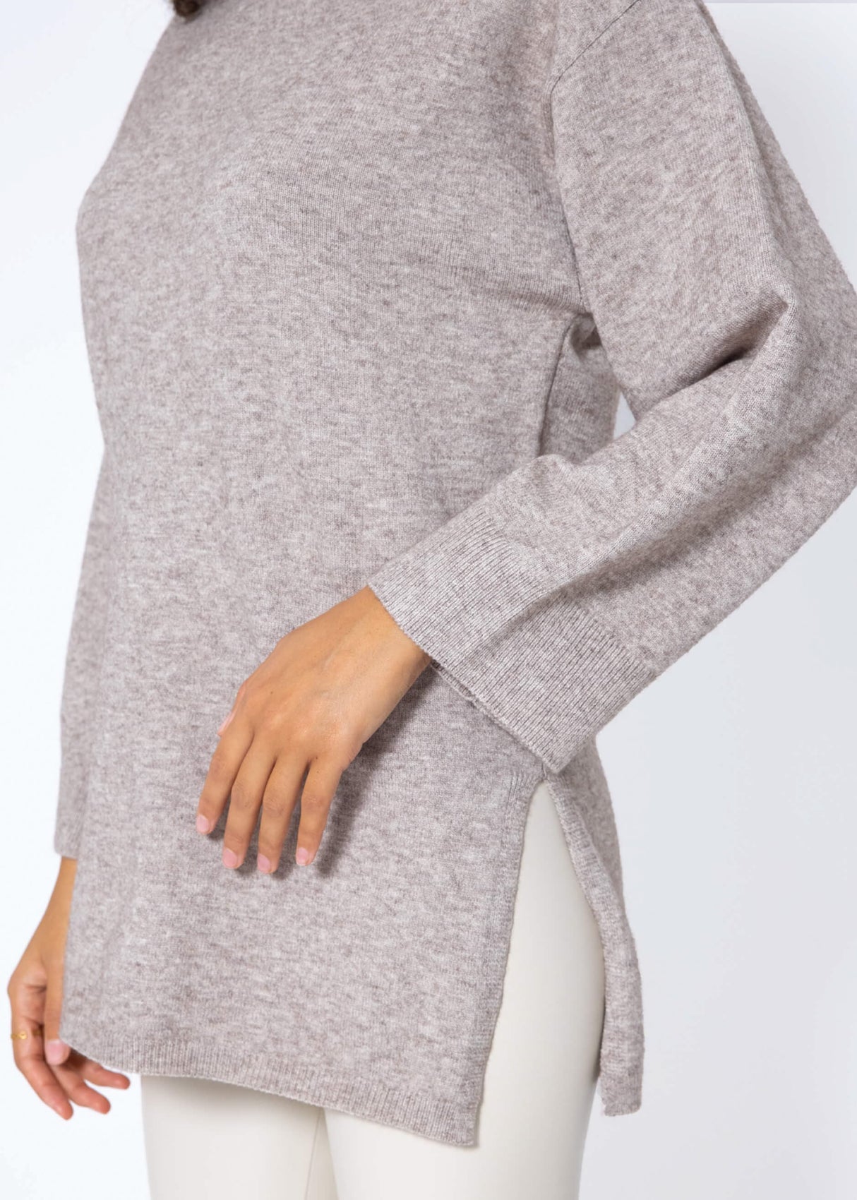 Oversized sweater with side slits - taupe