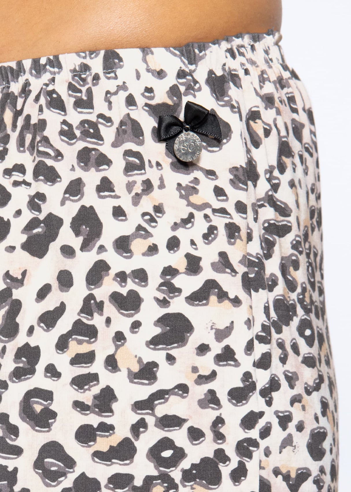 Pyjamahose mit Leoprint - beige