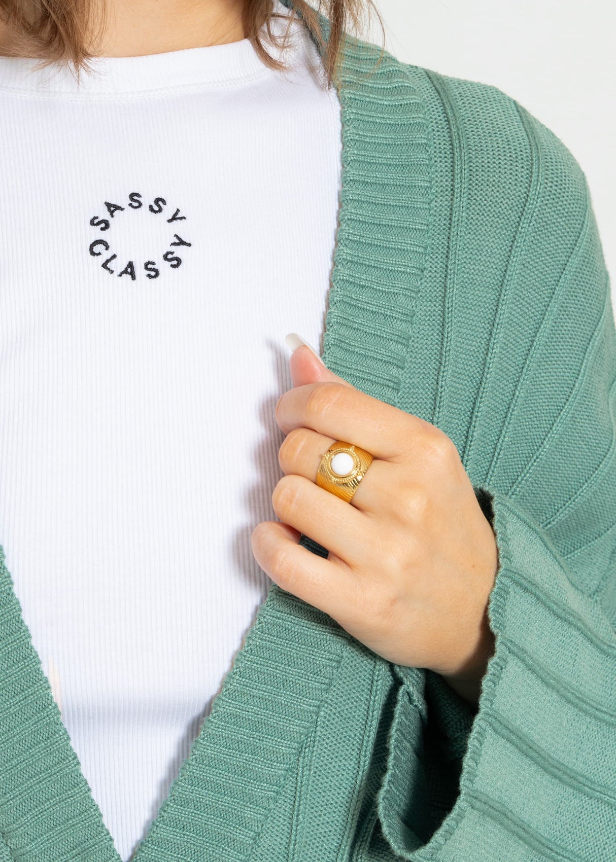 Ring with round jade stone - gold