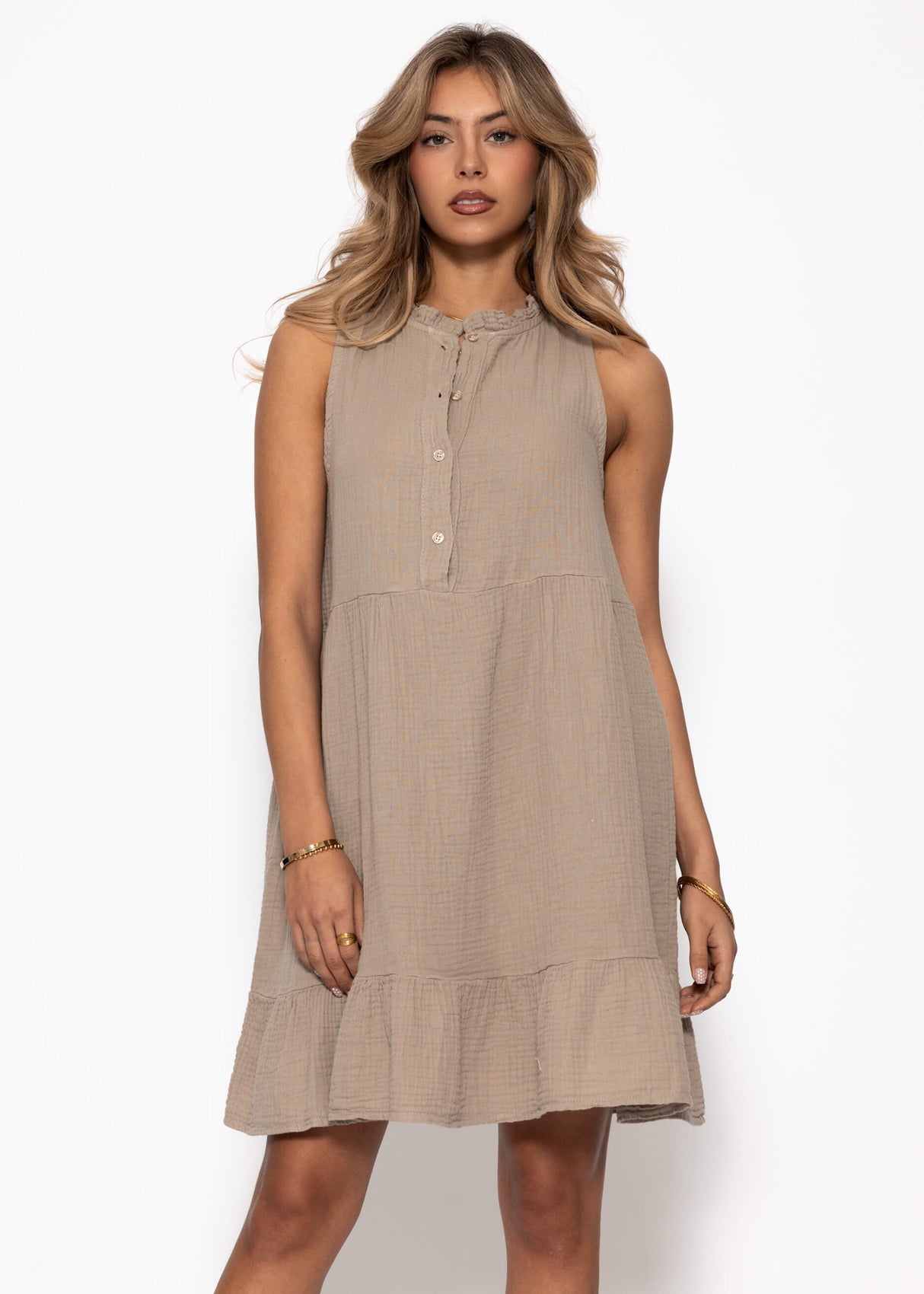 Ärmelloses Musselin Kleid mit Volants - taupe