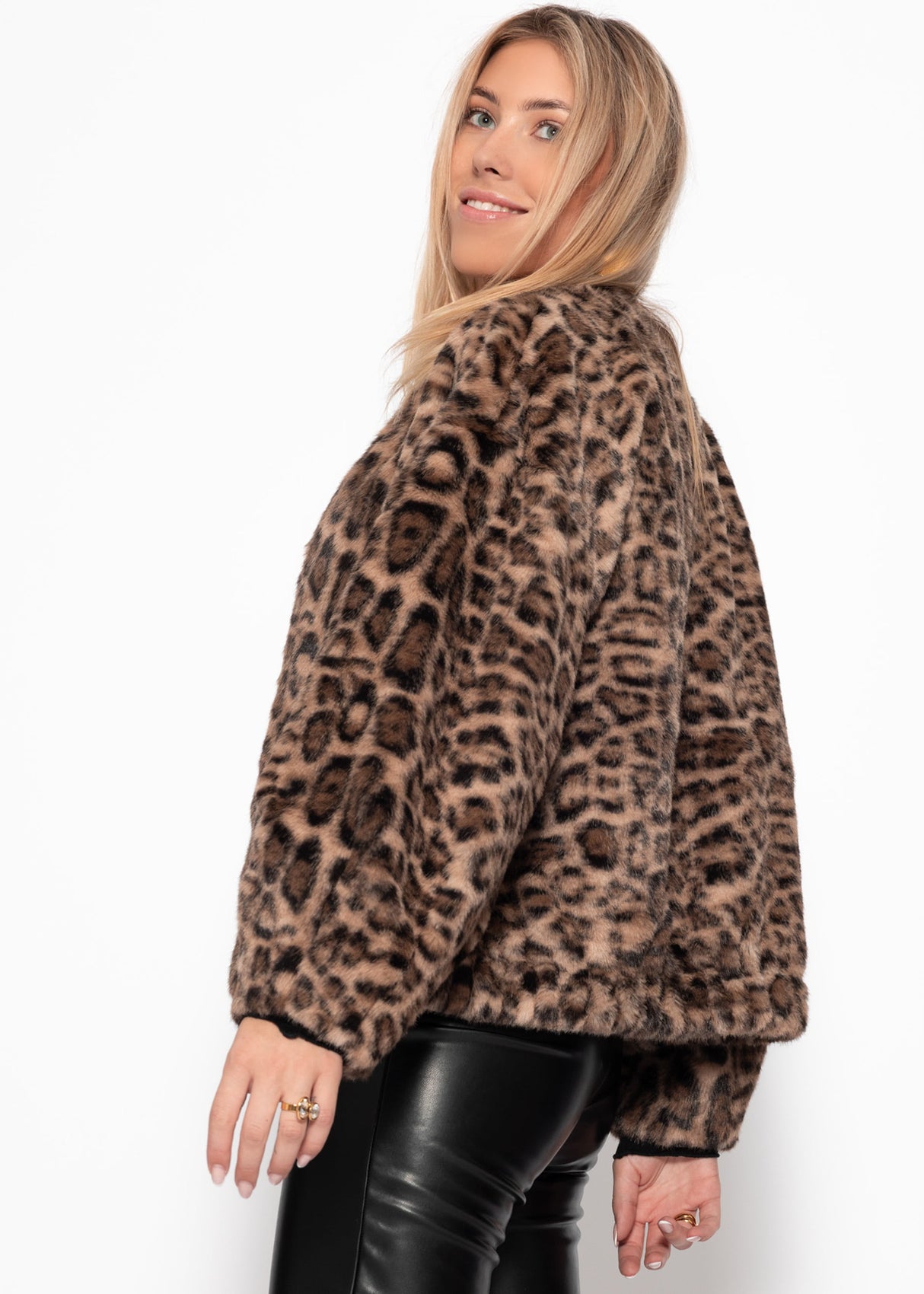 Bomberjacke aus Fellimitat mit Leo-Muster - beige