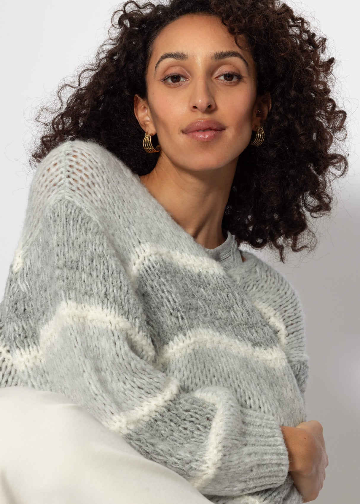 Cardigan in striped design - grey