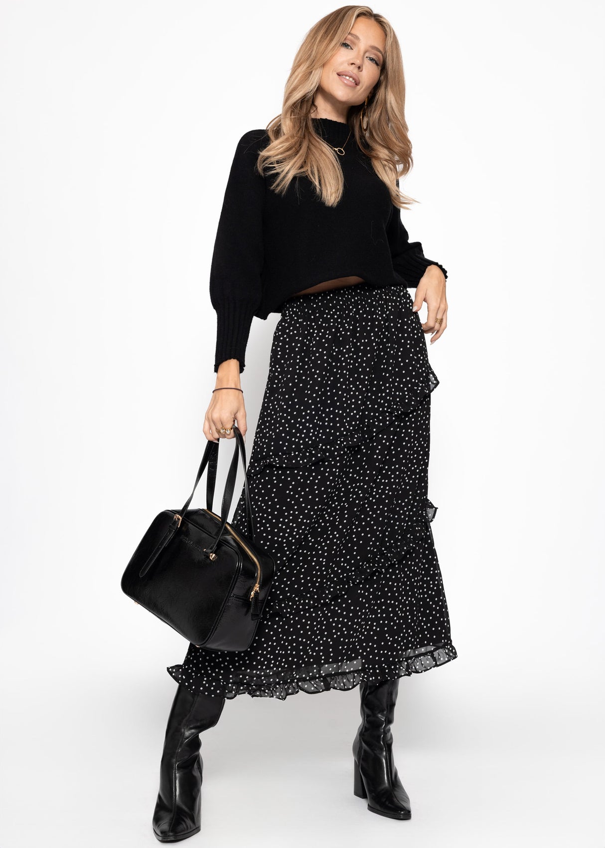 Polka dot long skirt with ruffles - black