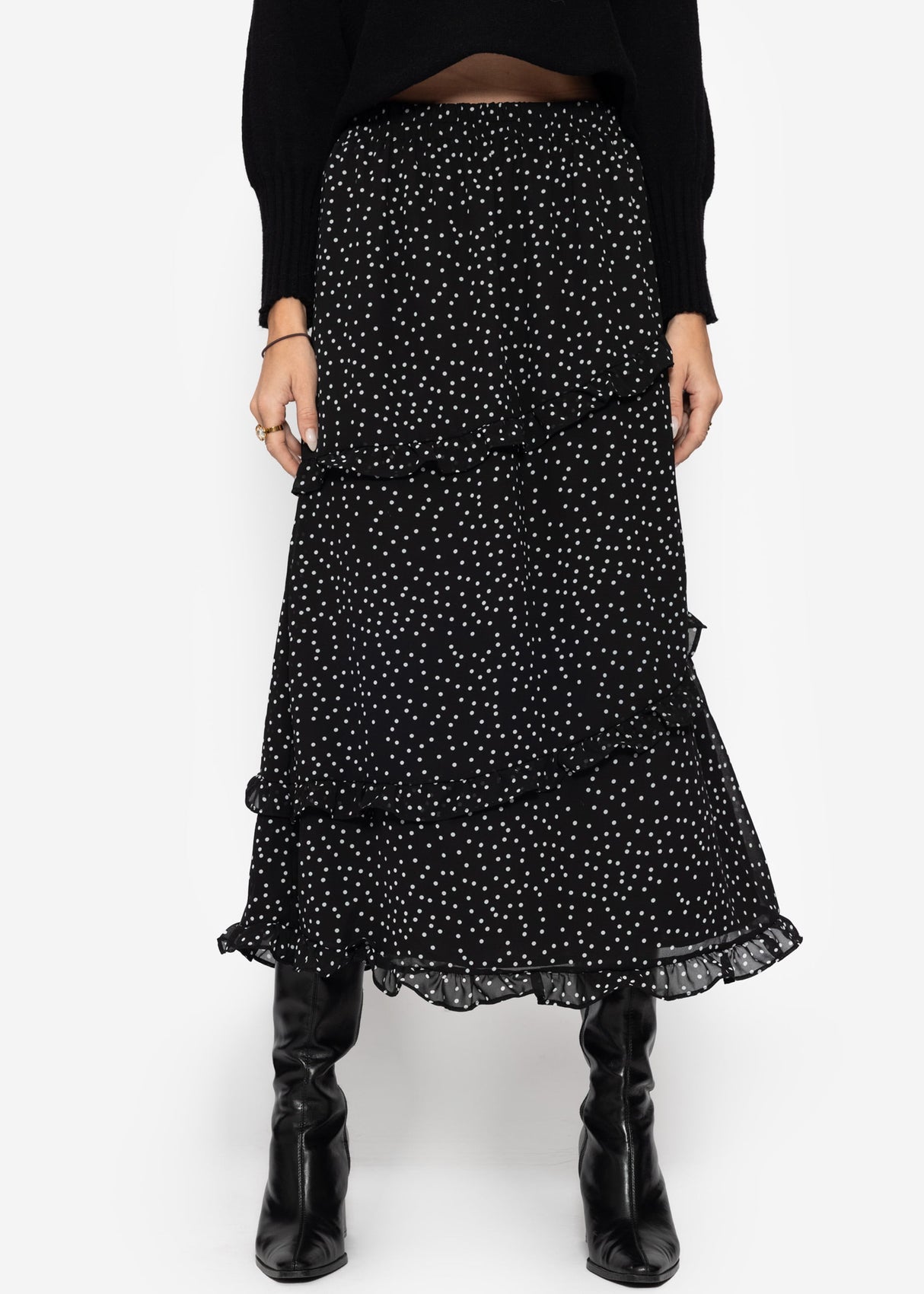 Polka dot long skirt with ruffles - black
