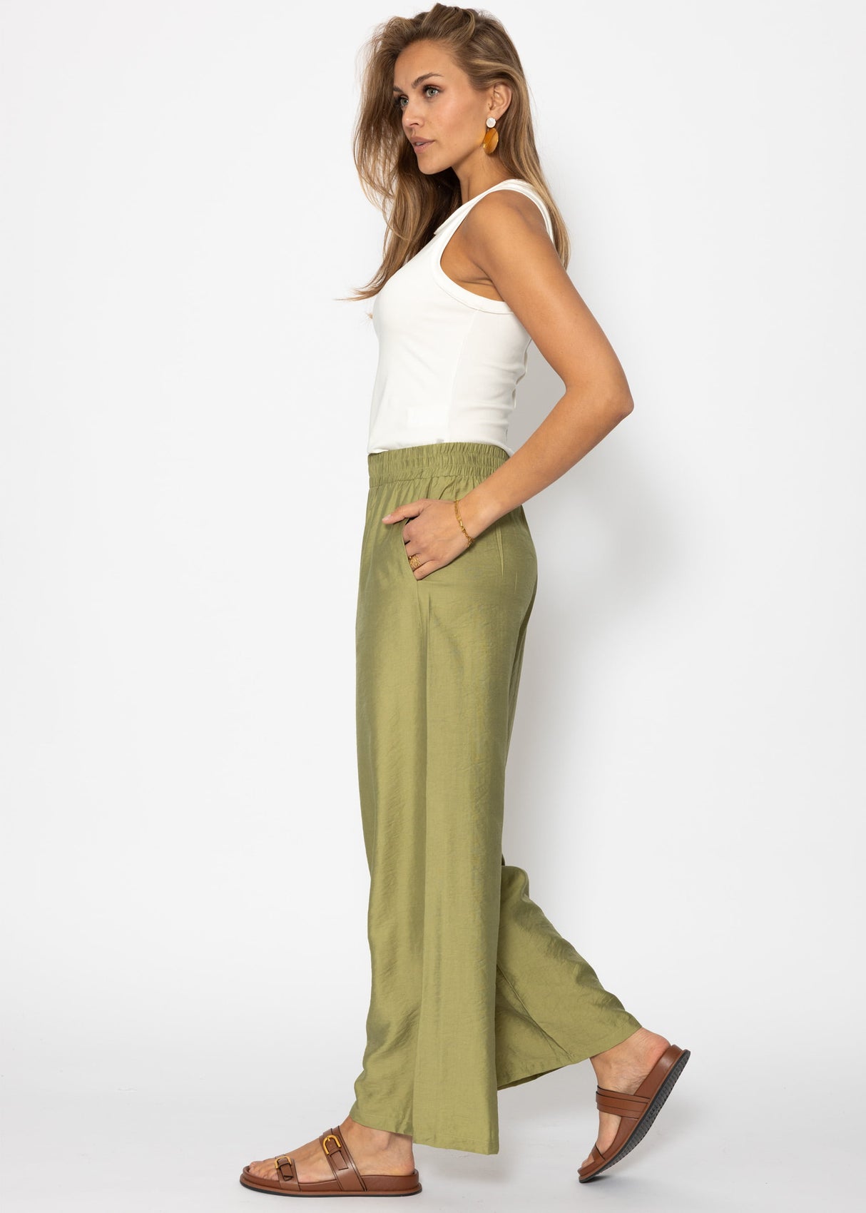 Glänzende Stoffhose mit geradem Bein - khaki