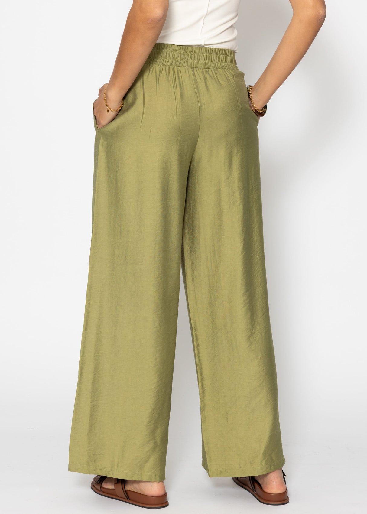 Glänzende Stoffhose mit geradem Bein - khaki