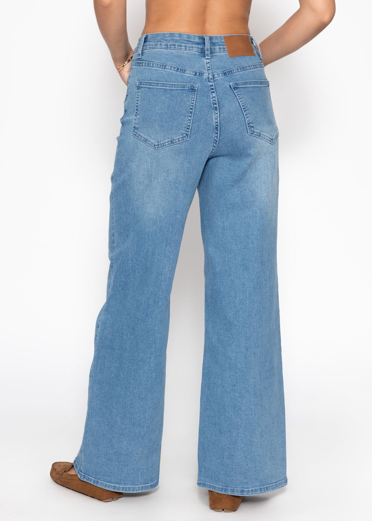 High Waist Jeans mit weitem Bein - hellblau