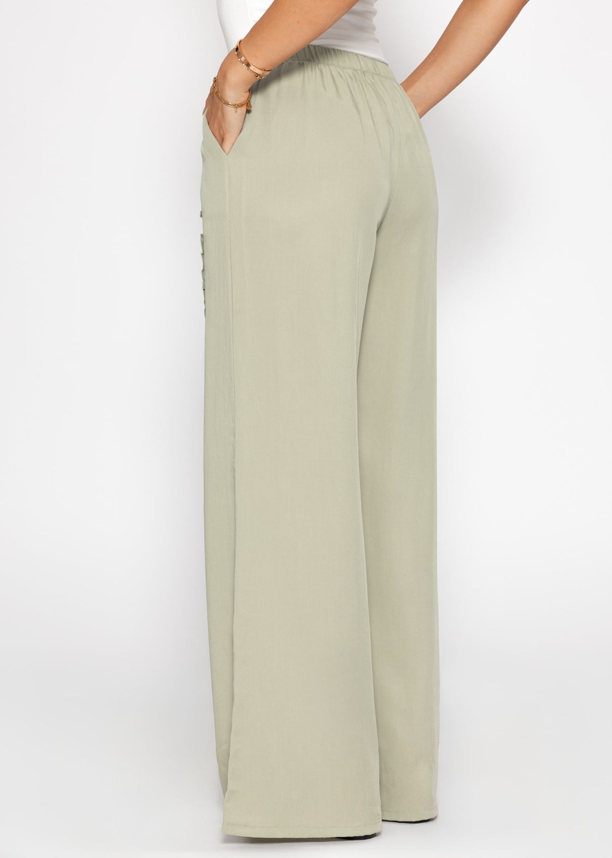 Hose mit weitem Bein und Rüschendetail - salbeigrün