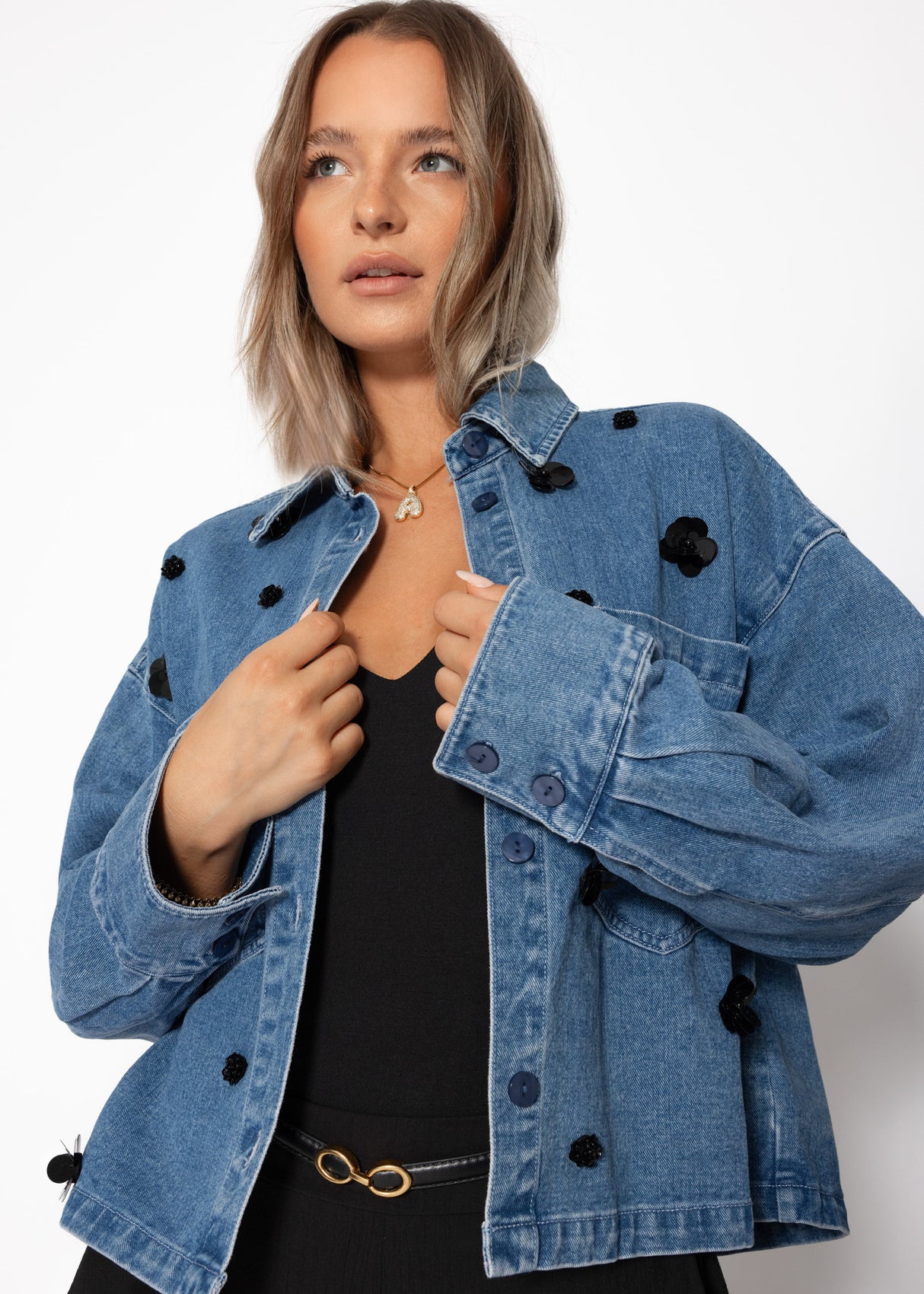 Denim jacket with floral appliqués - blue