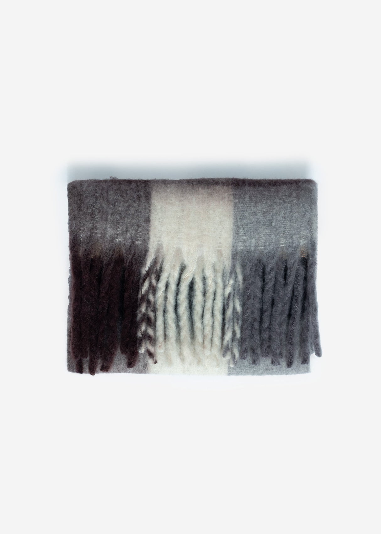 Karierter flauschiger Schal mit Fransen - braun