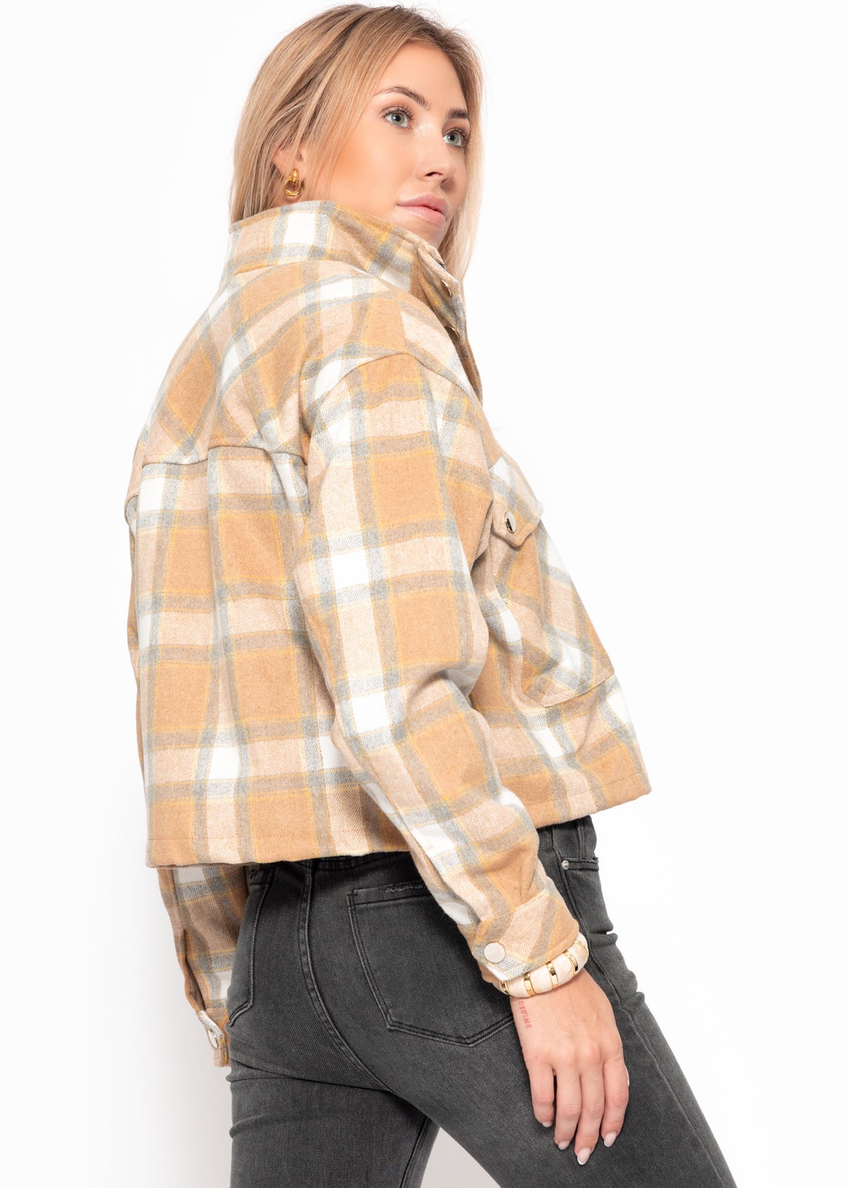 Kurze Oversize Jacke mit Karo-Muster - beige