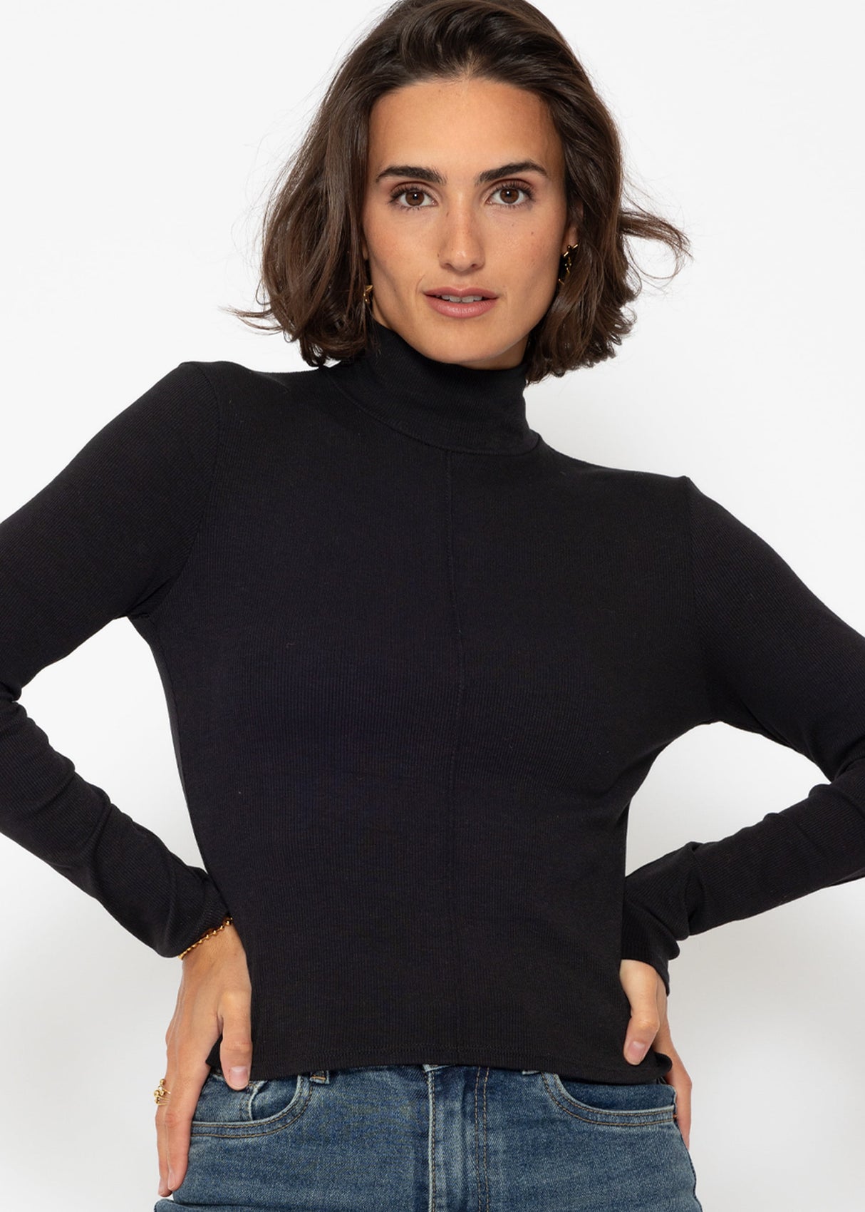 Long-sleeved shirt with turtleneck and piping - black