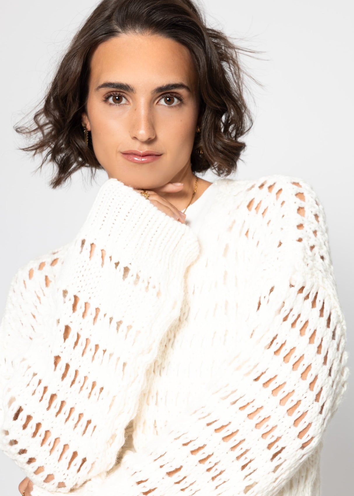 Casual cardigan with perforated knitted pattern - off-white