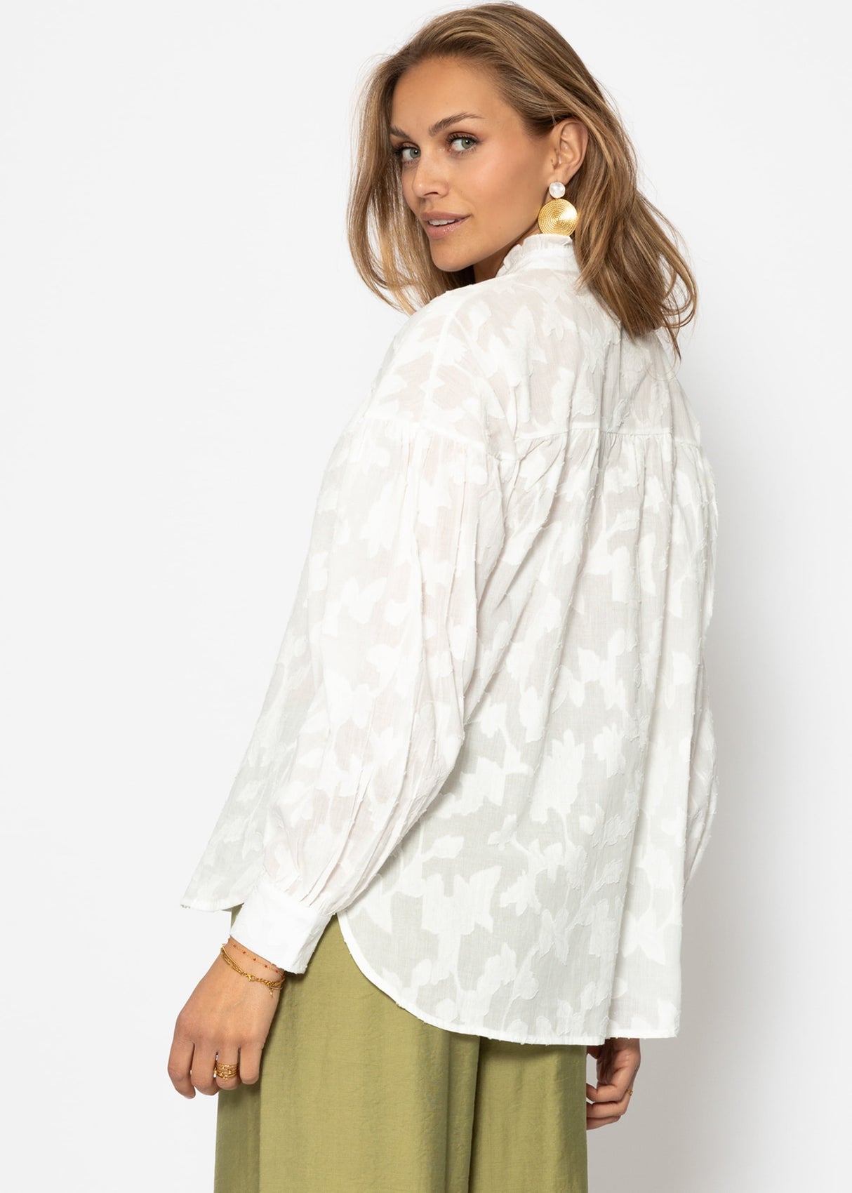 Leicht transparente Jacquard Bluse mit Bindedetail - weiß