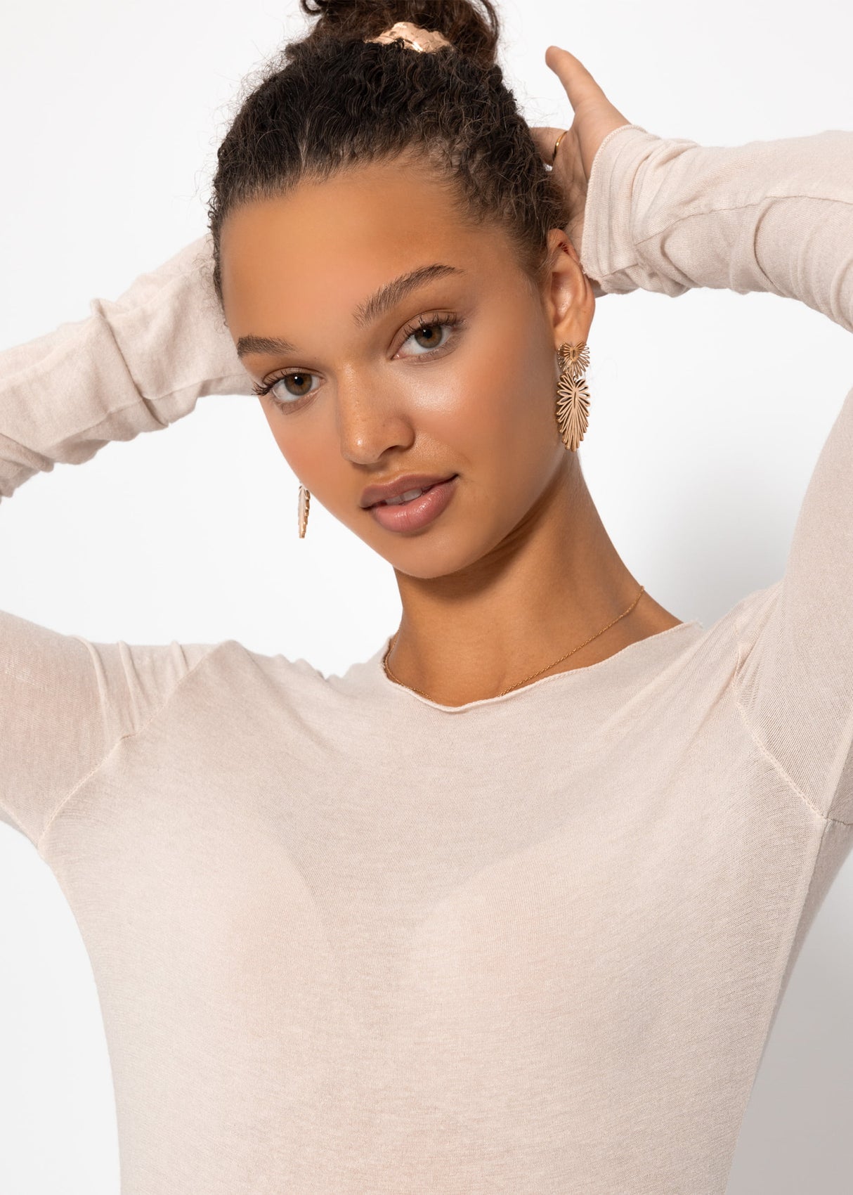 Lightweight, slightly transparent long-sleeved shirt with cashmere blend – beige