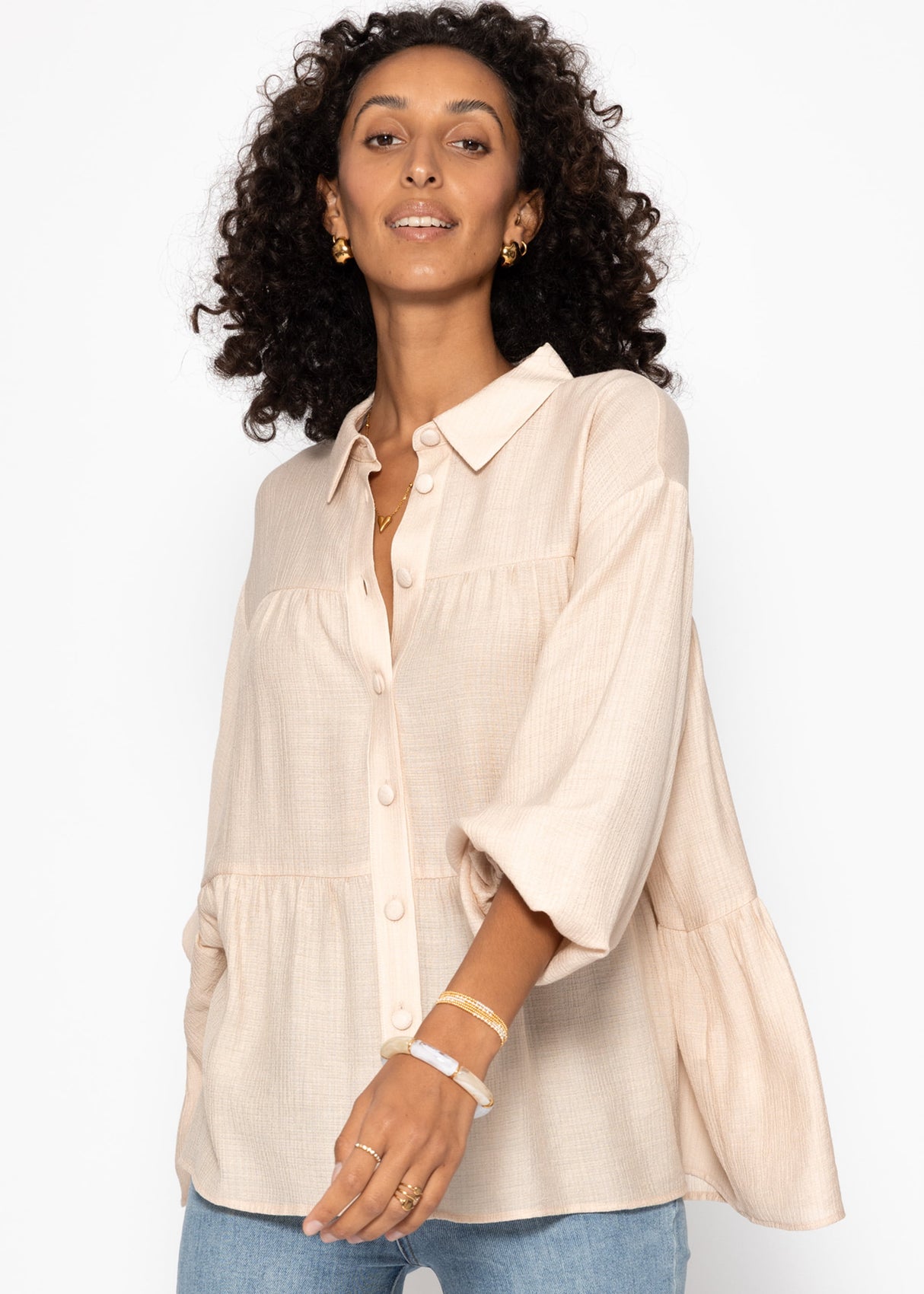 Leichte Bluse mit Volants - creme