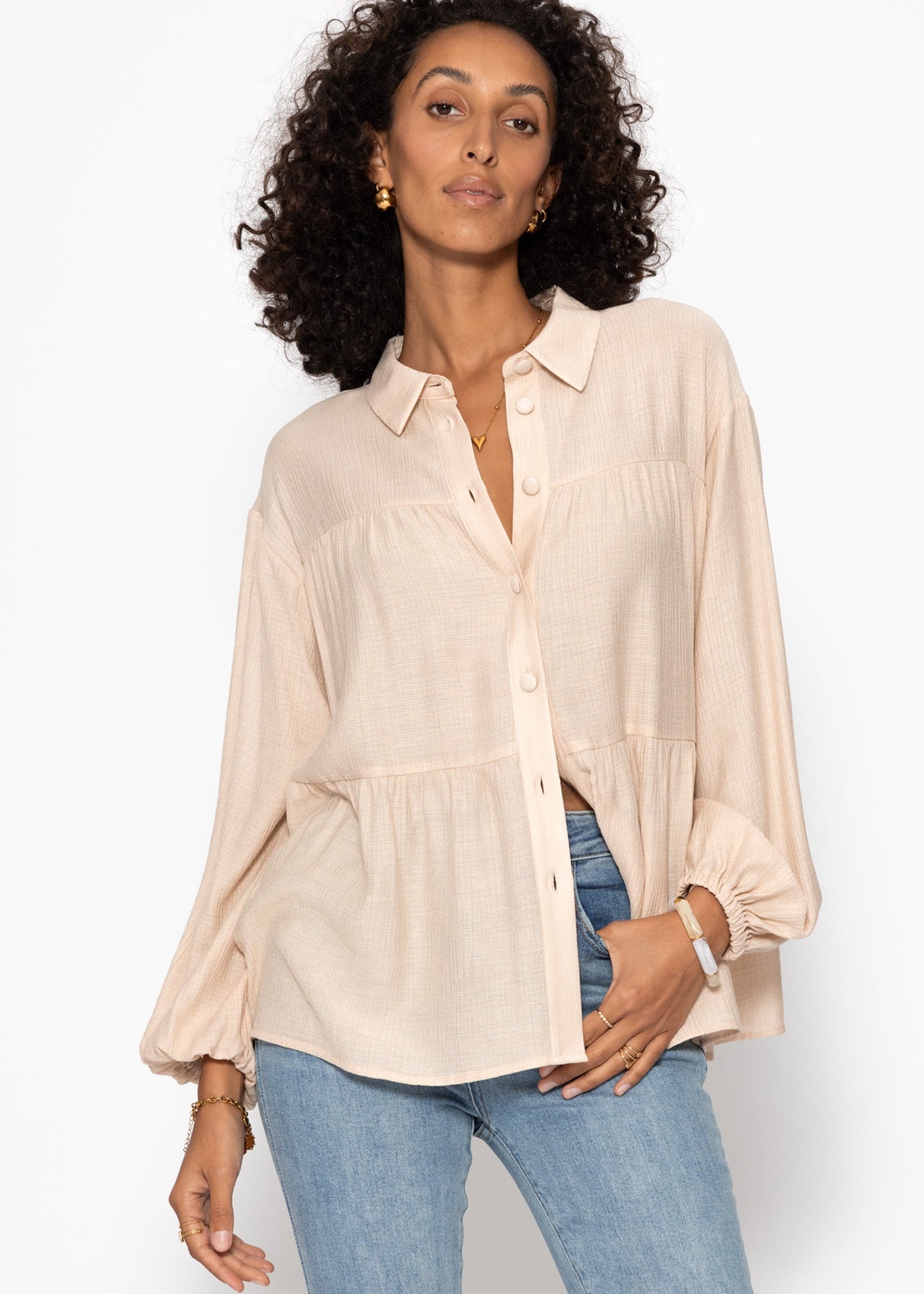 Light blouse with flounces - cream