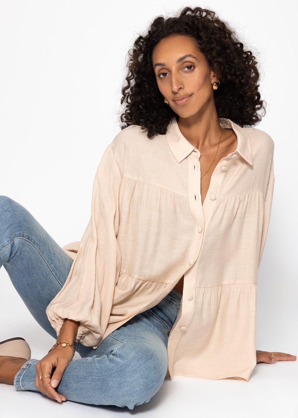 Leichte Bluse mit Volants - creme