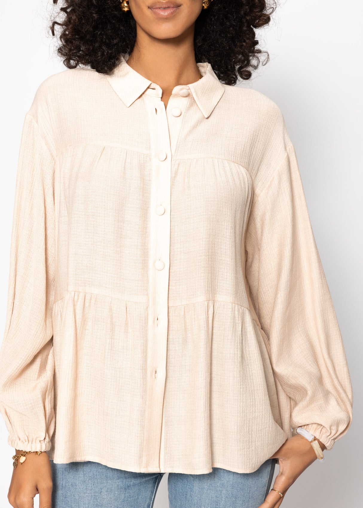 Leichte Bluse mit Volants - creme