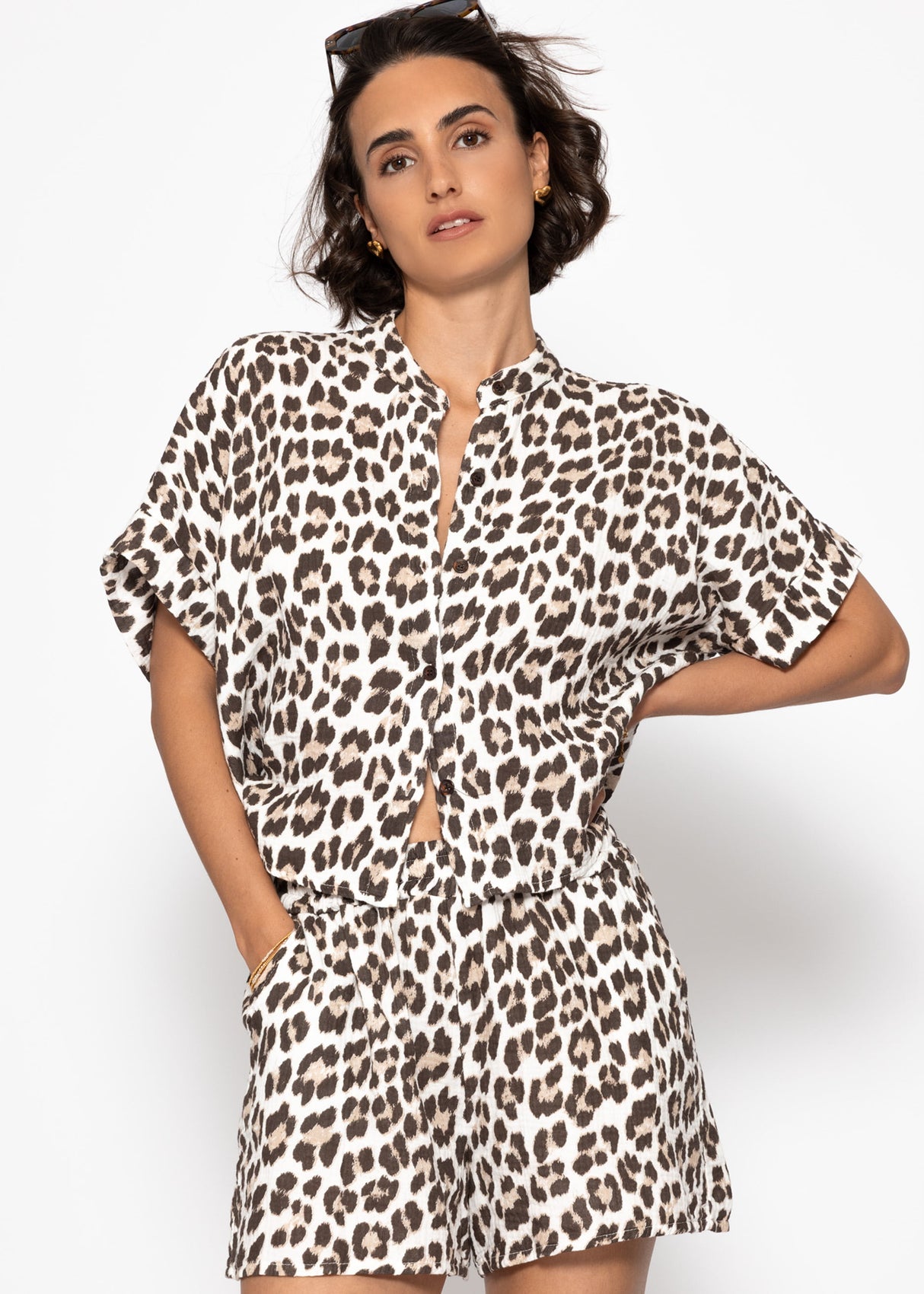 Musselin Blouse with Leo-Print-off-white brown