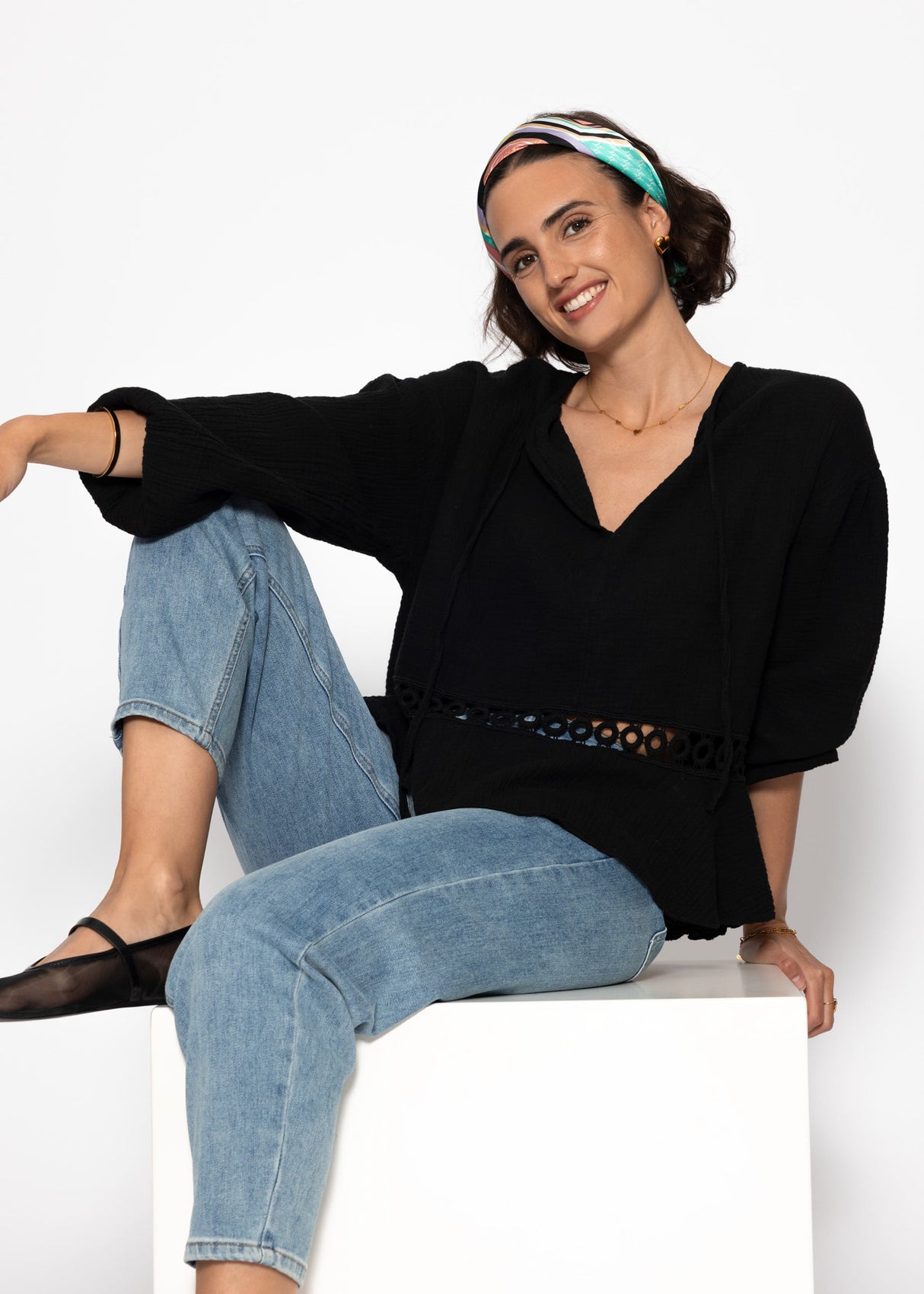 Musselin Bluse mit Schößchen - schwarz