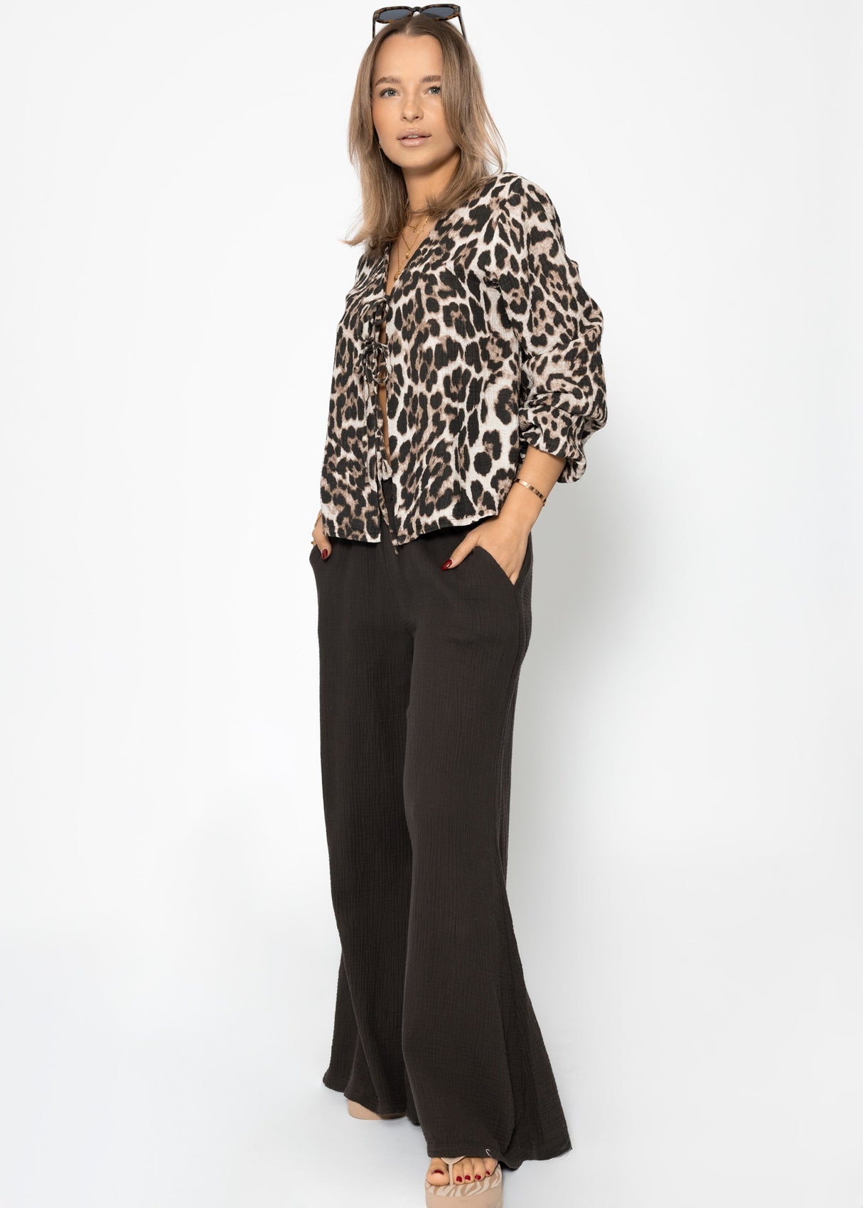 Musselin blouse jacket with binding tapes in Leo -Print - brown