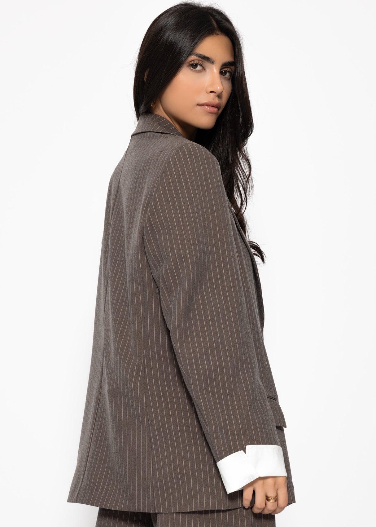 Oversized blazer with pinstripes - brown
