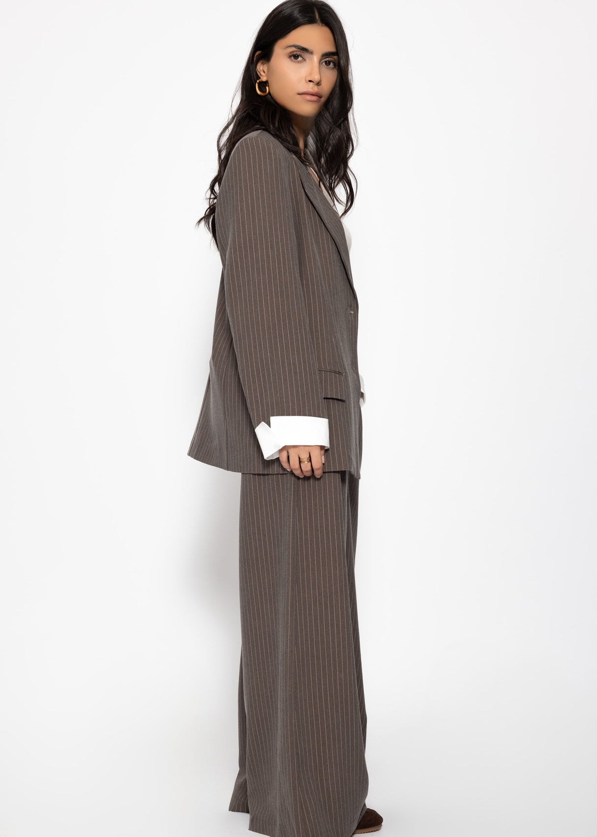 Oversized blazer with pinstripes - brown