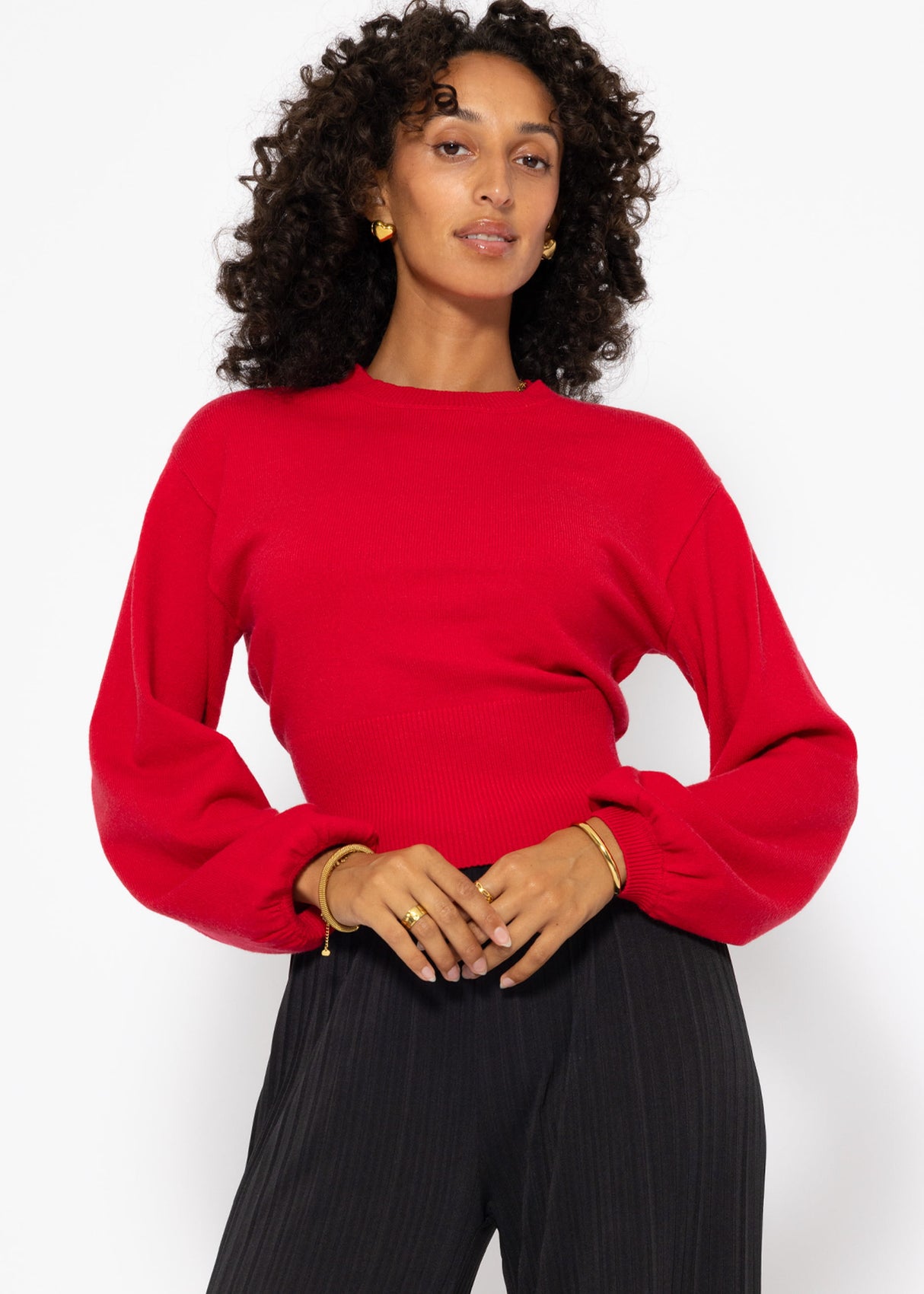 Sweater with balloon sleeves and back cut-out - red