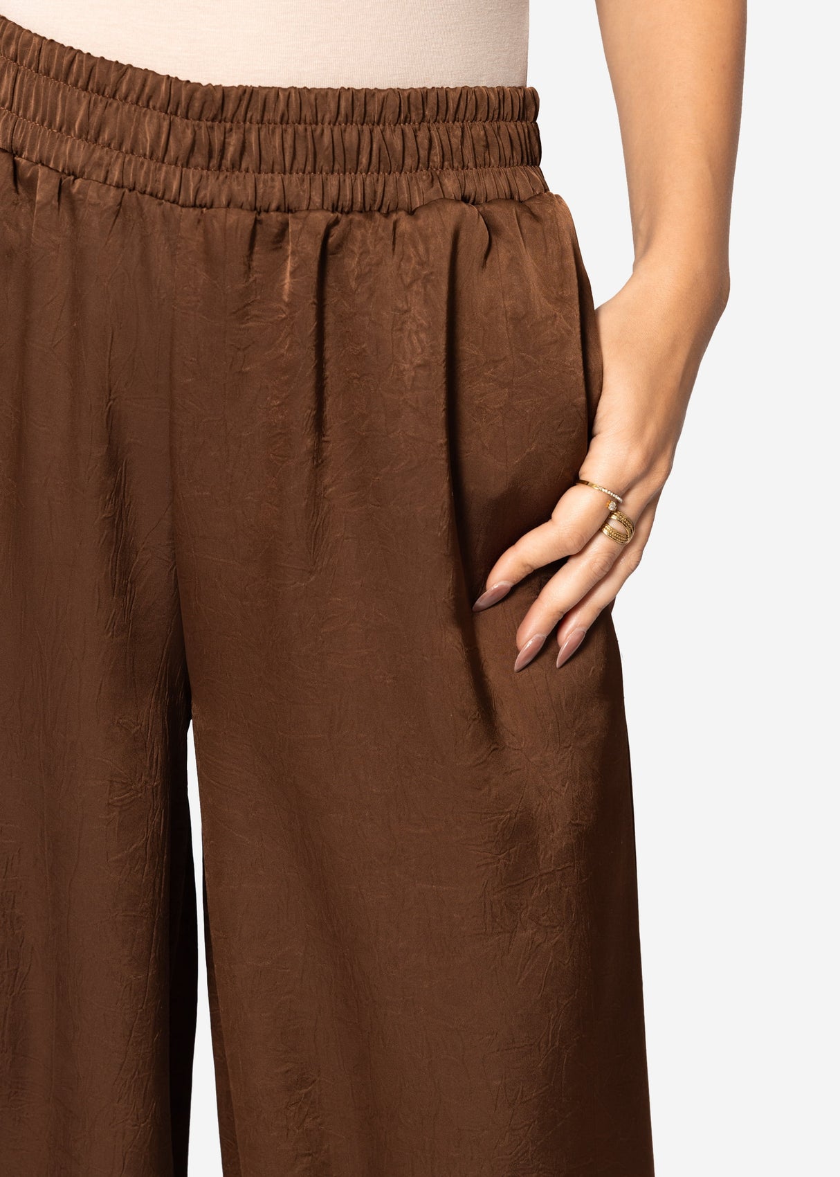 Satin Hose mit weitem Bein - braun