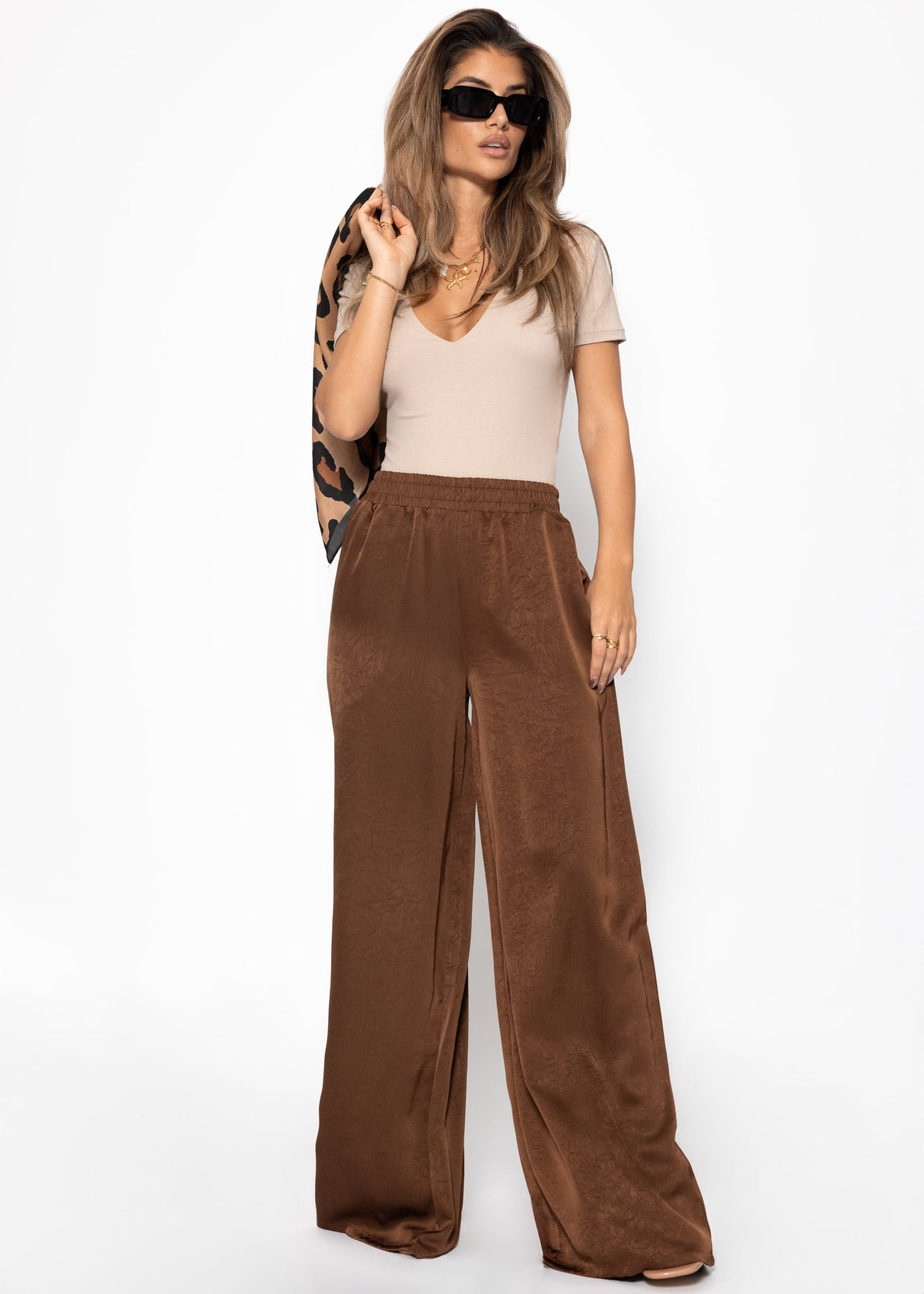 Satin Hose mit weitem Bein - braun