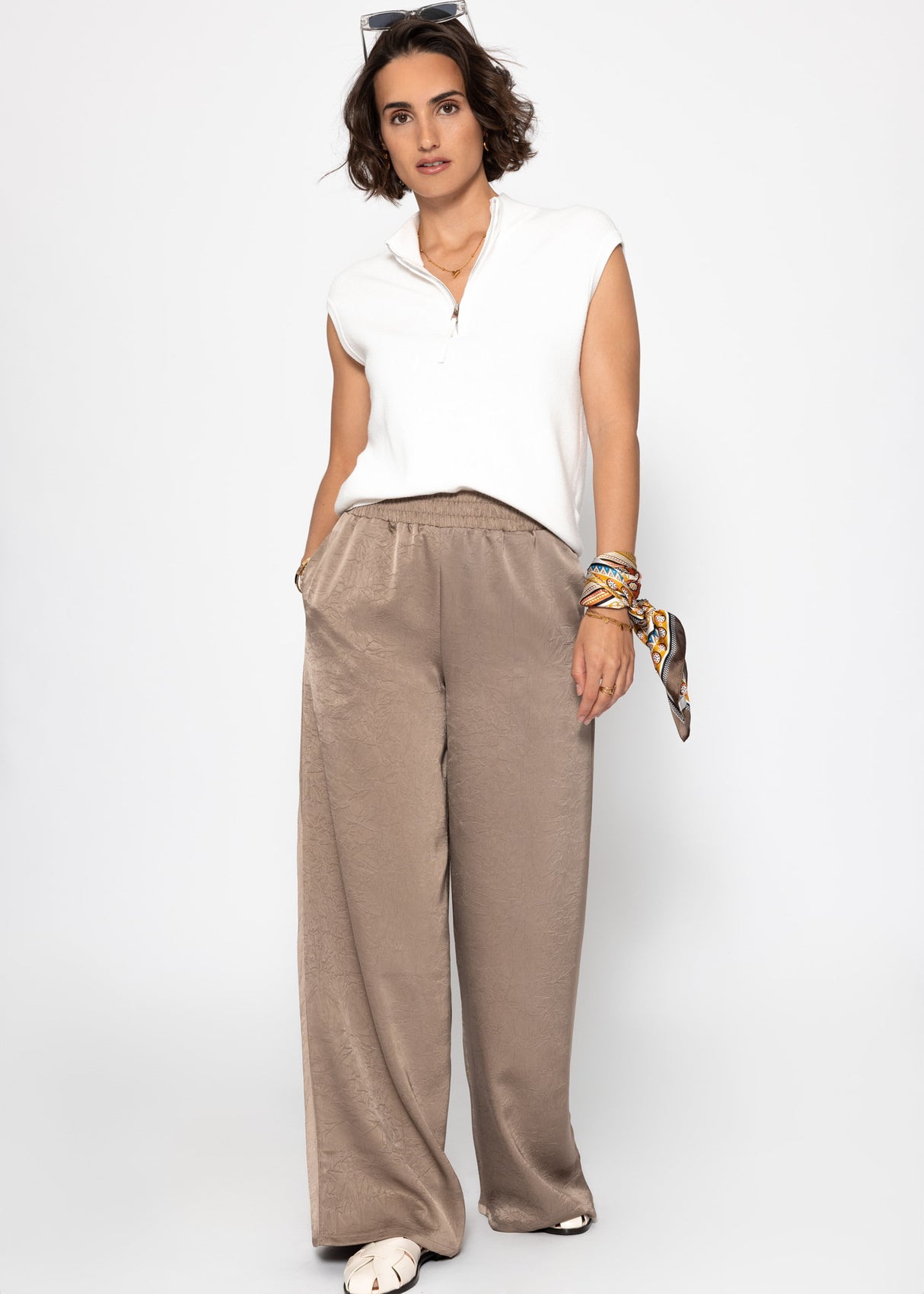Satin trousers with wide leg - taupe
