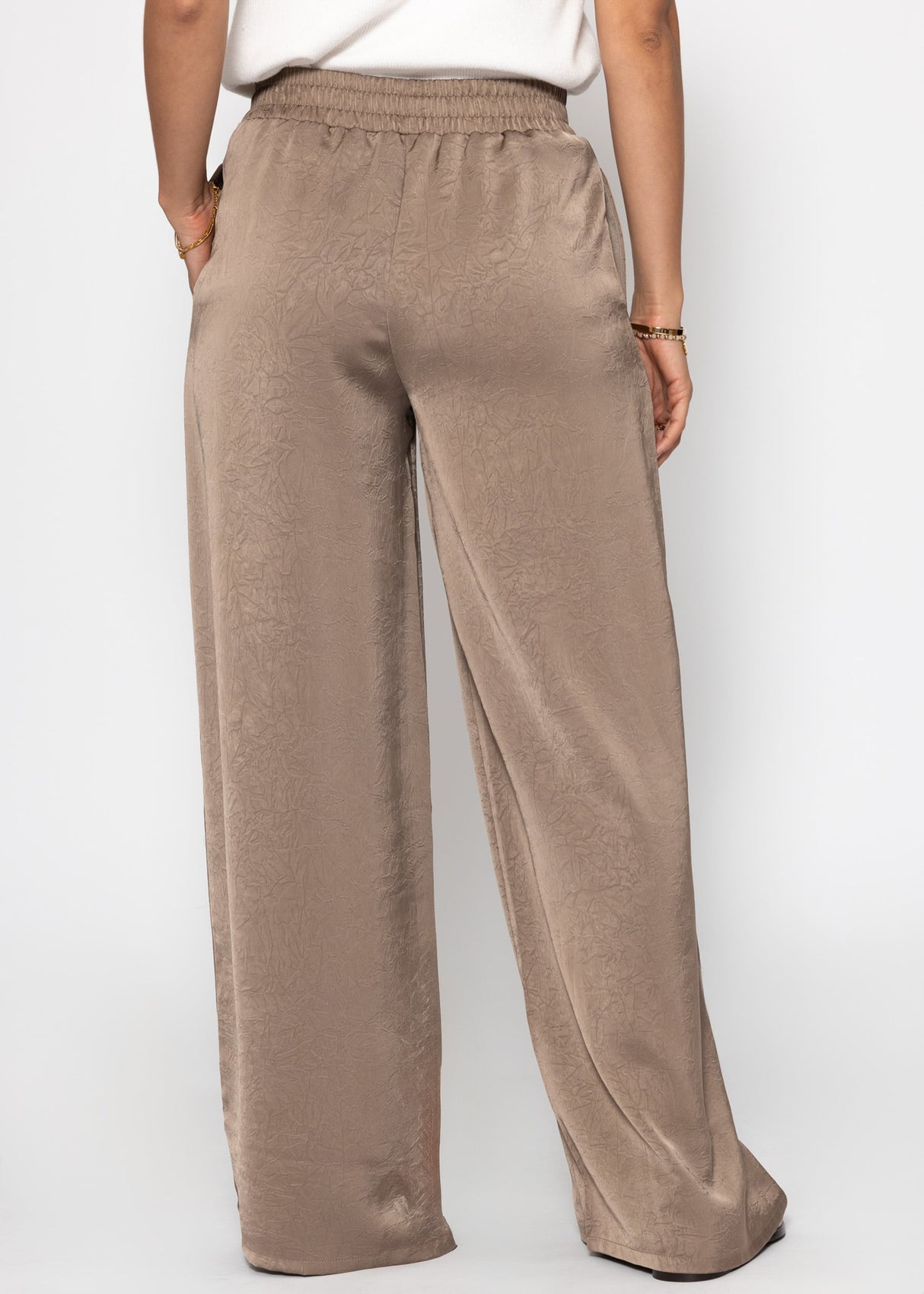 Satin trousers with wide leg - taupe