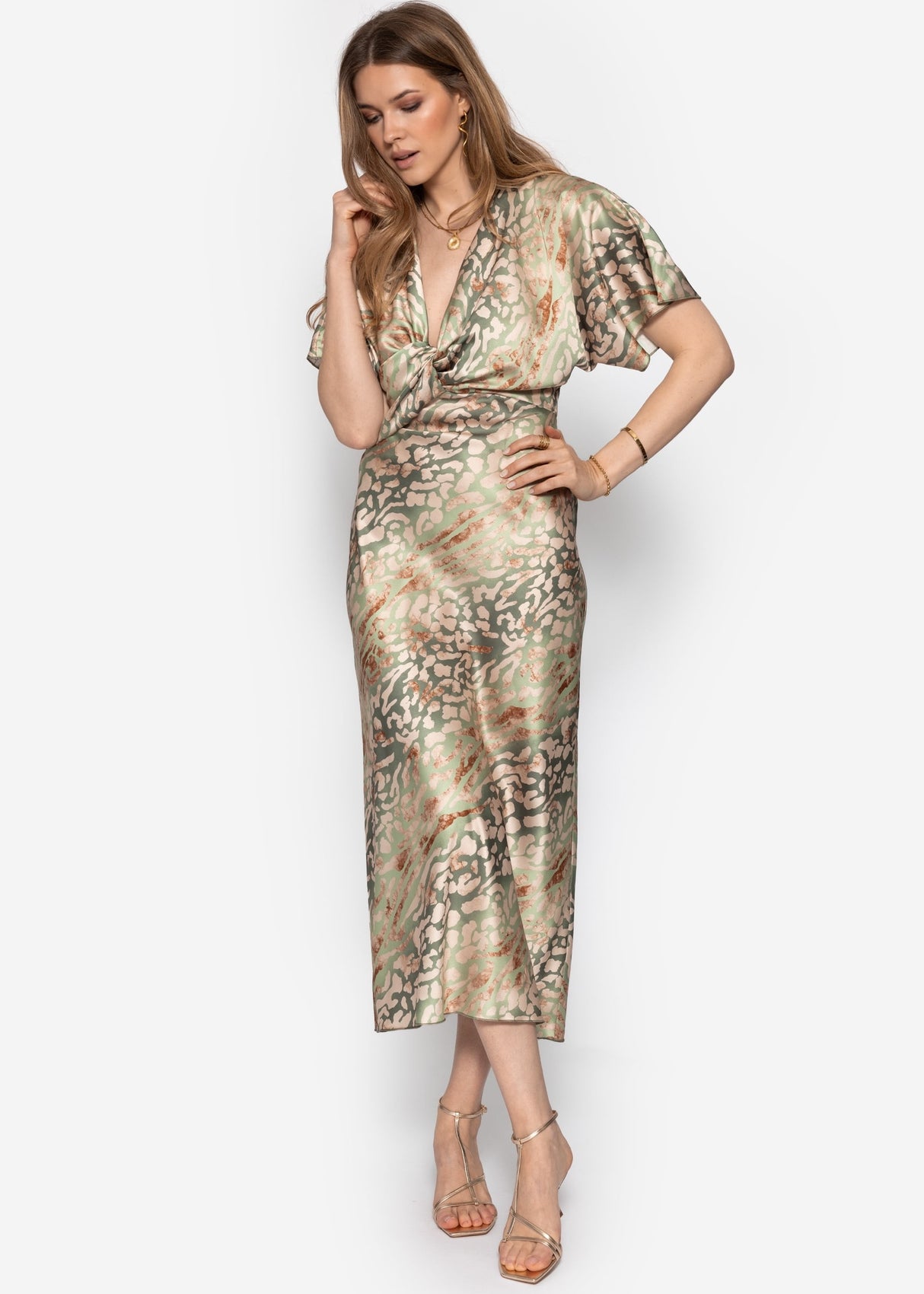 Satin midi dress with animal print - green