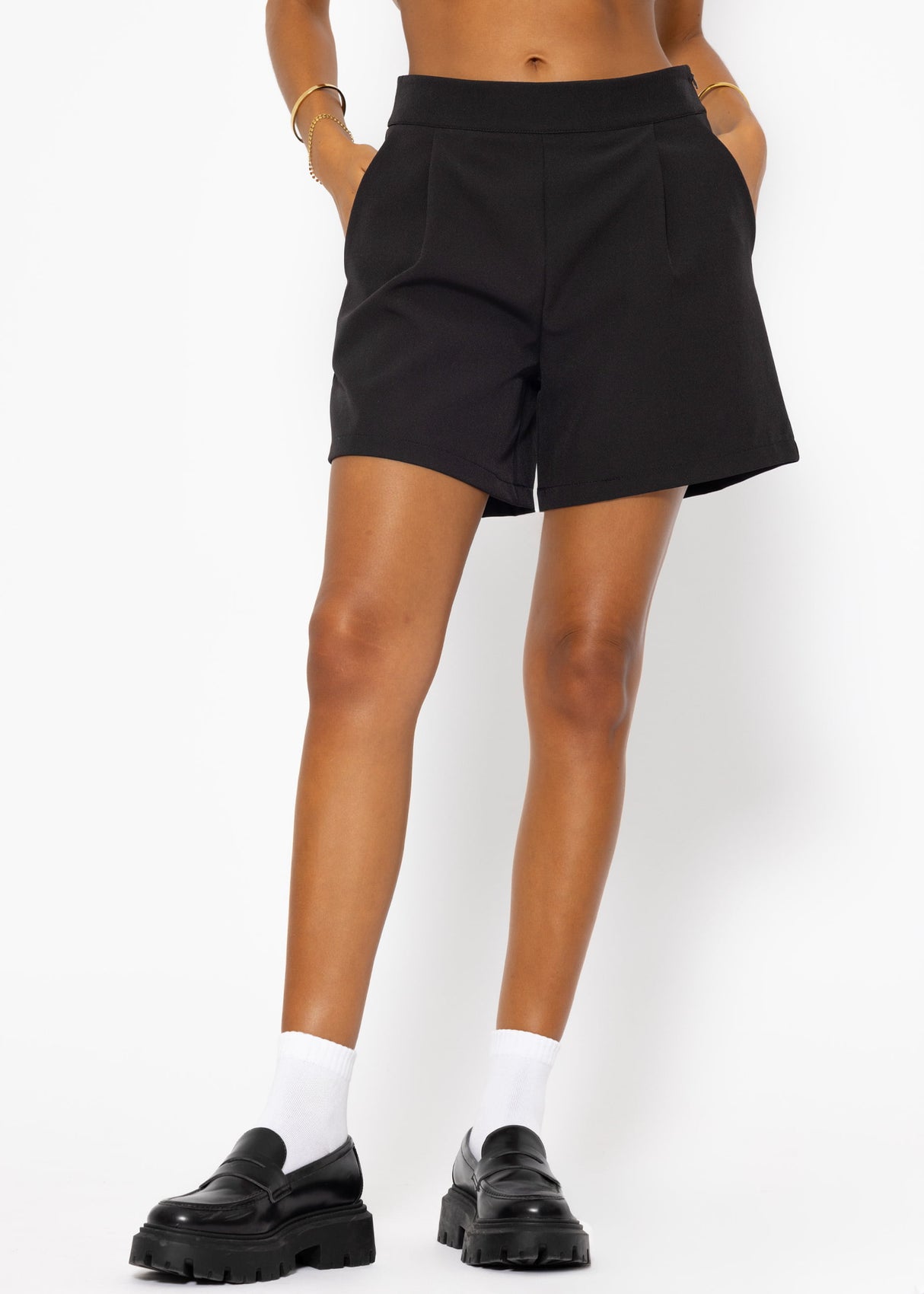 Pleated shorts - black