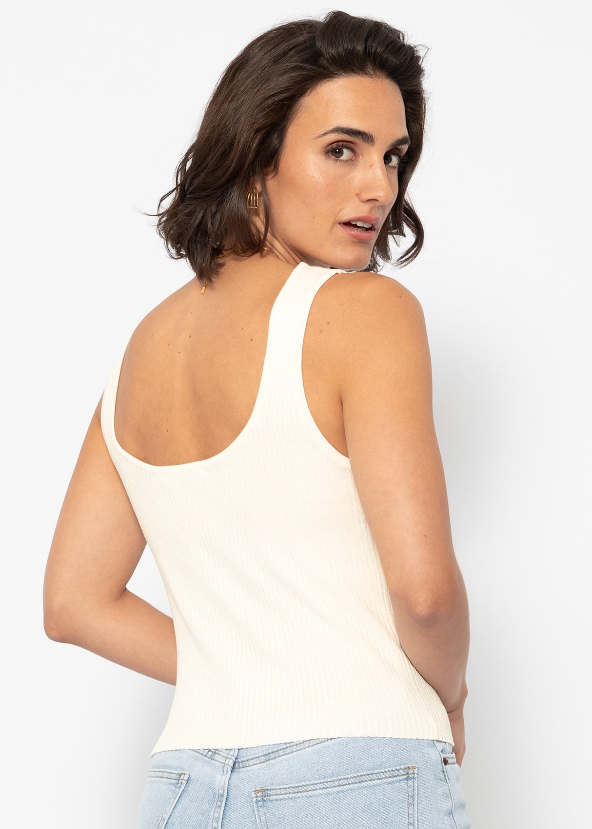 Knit top with heart-shaped neckline - off-white