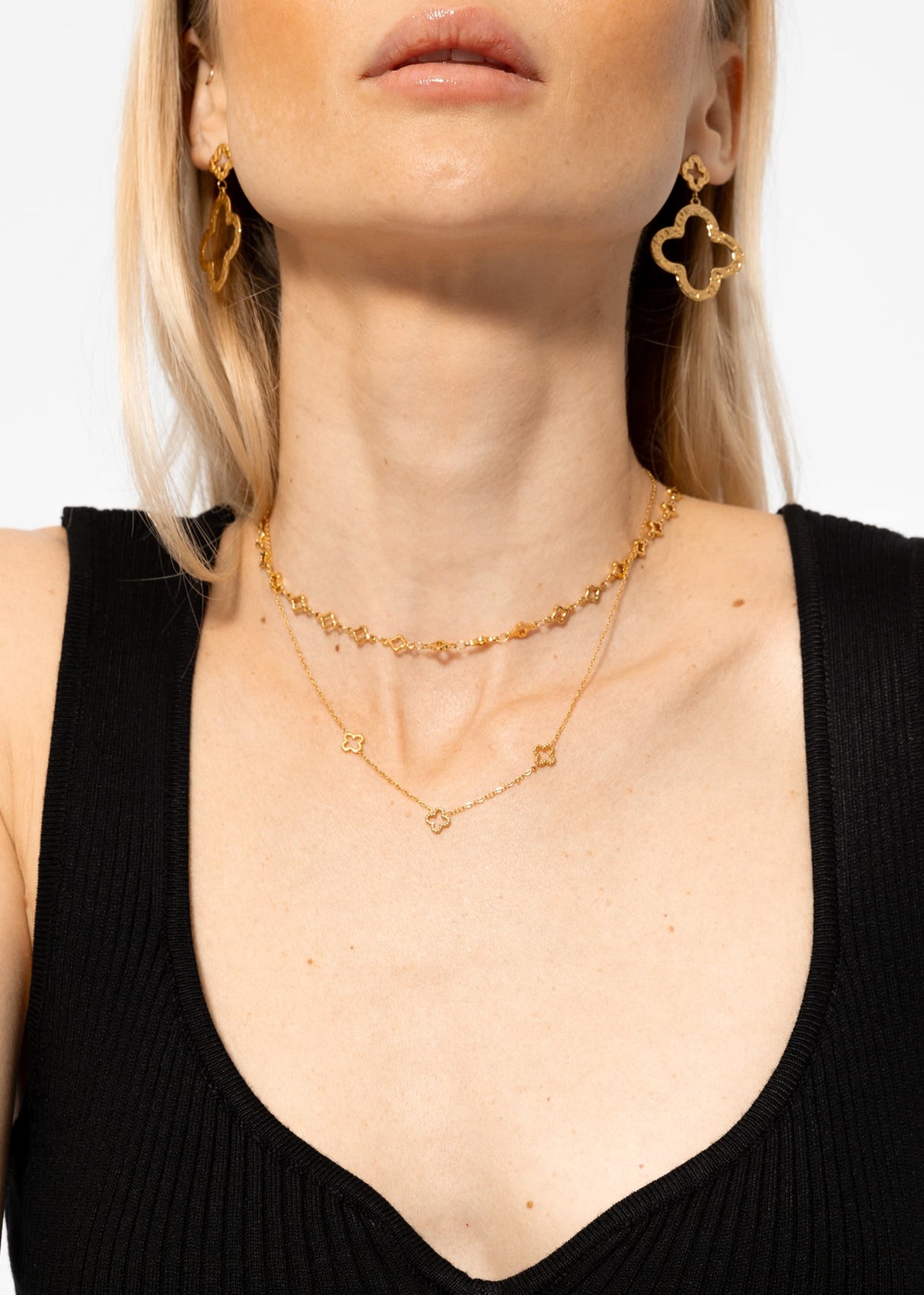 Knit top with heart-shaped neckline - black