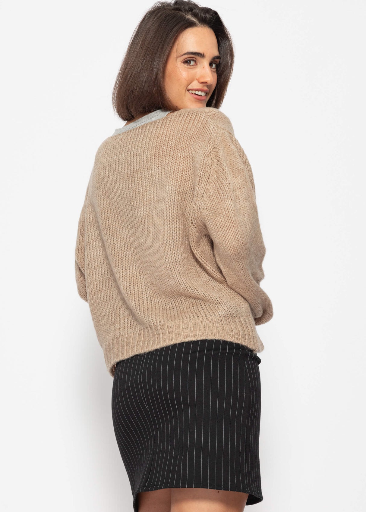 Strickjacke mit Schleifenverschluss - beige