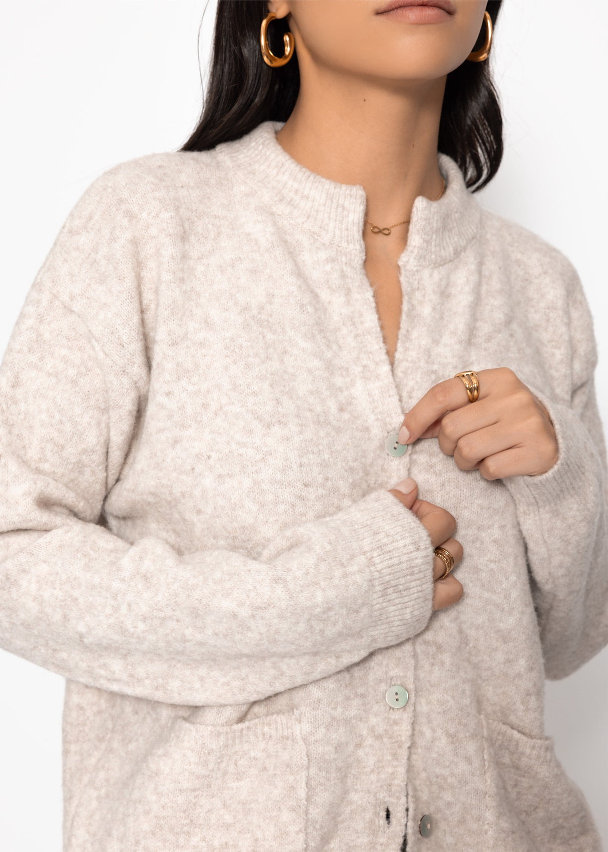 Strickjacke mit aufgesetzten Taschen - greige