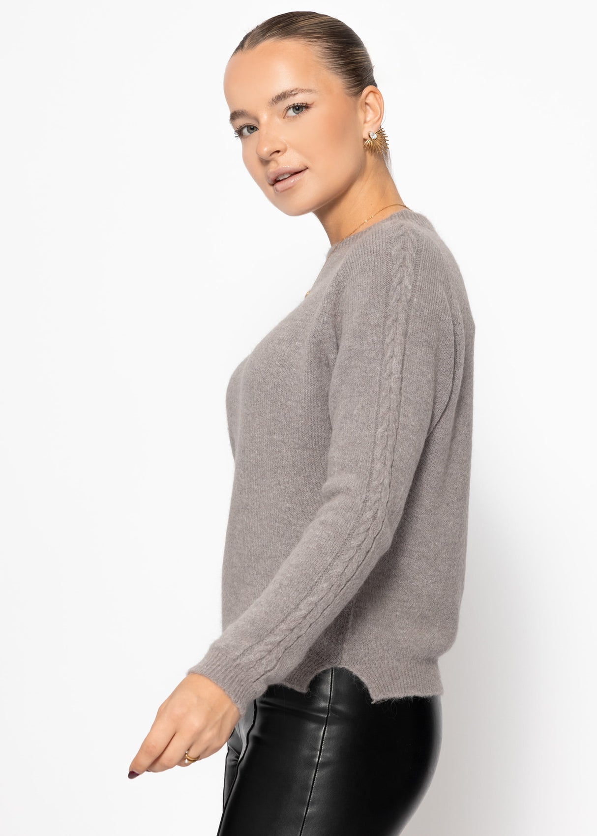 Strickpullover mit Zopfmuster-Detail - taupe