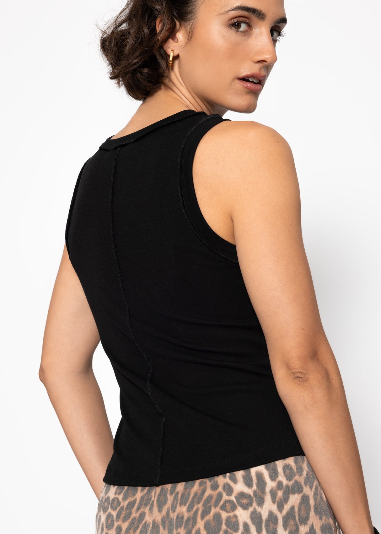 Tank Top mit Außennähten - schwarz